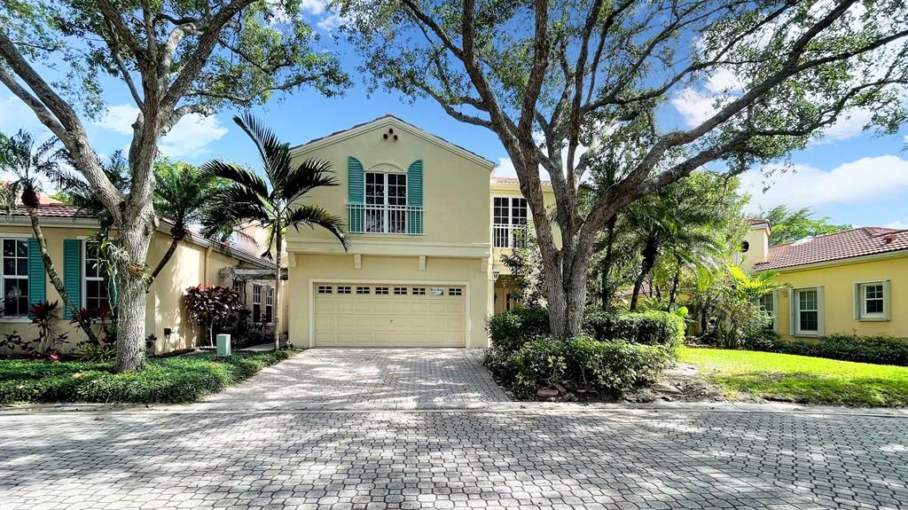 Photo of 10 Via Tivoli, Palm Beach Gardens, FL 33418 (MLS # R10812839)