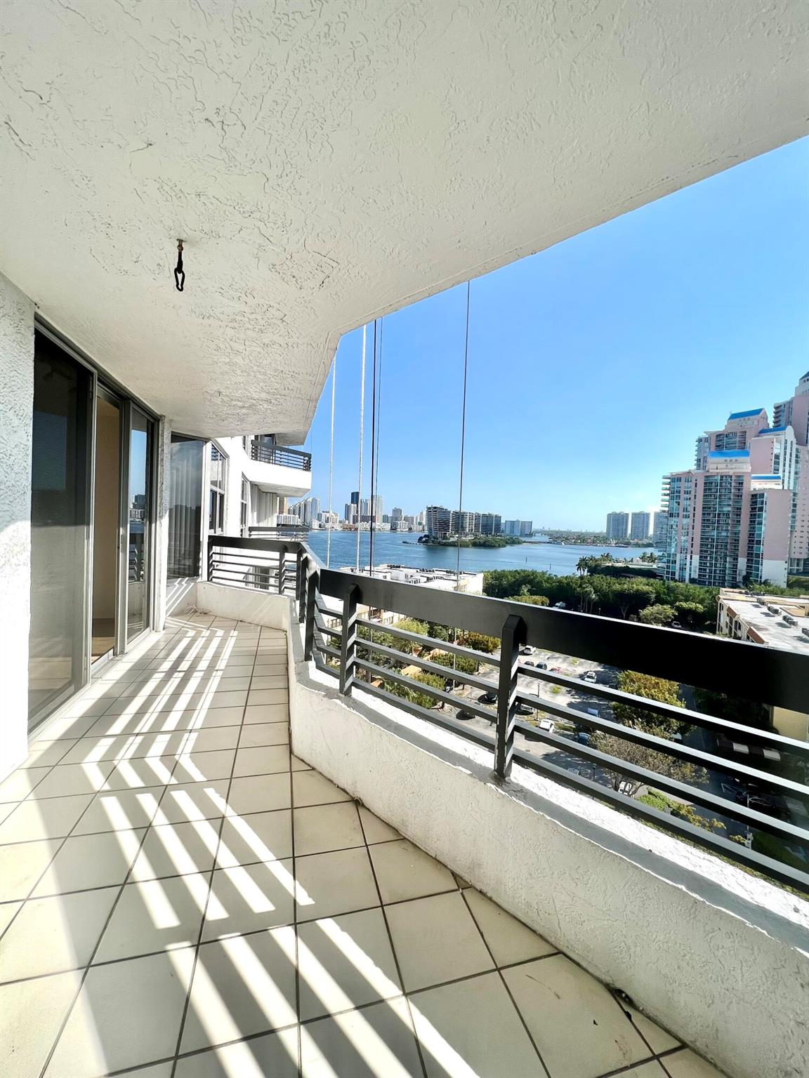 MYSTIC POINTE TOWER 600 C - Residential Lease