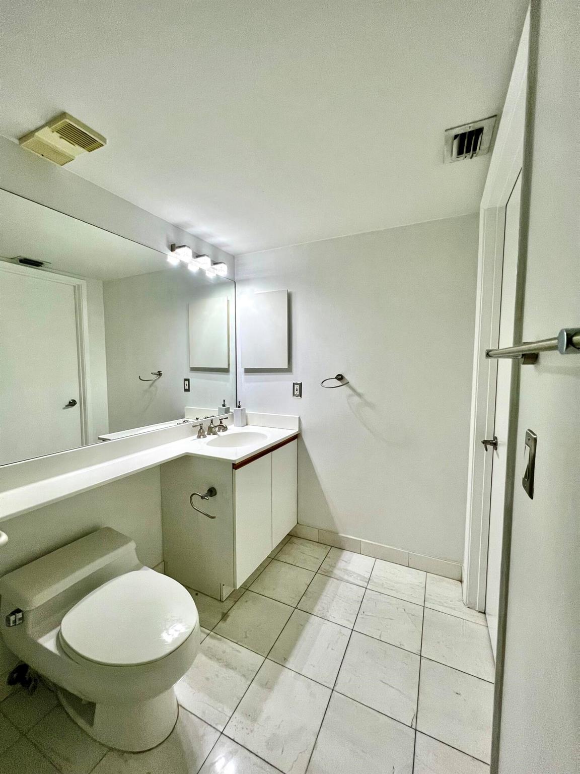 MYSTIC POINTE TOWER 600 C - Residential Lease