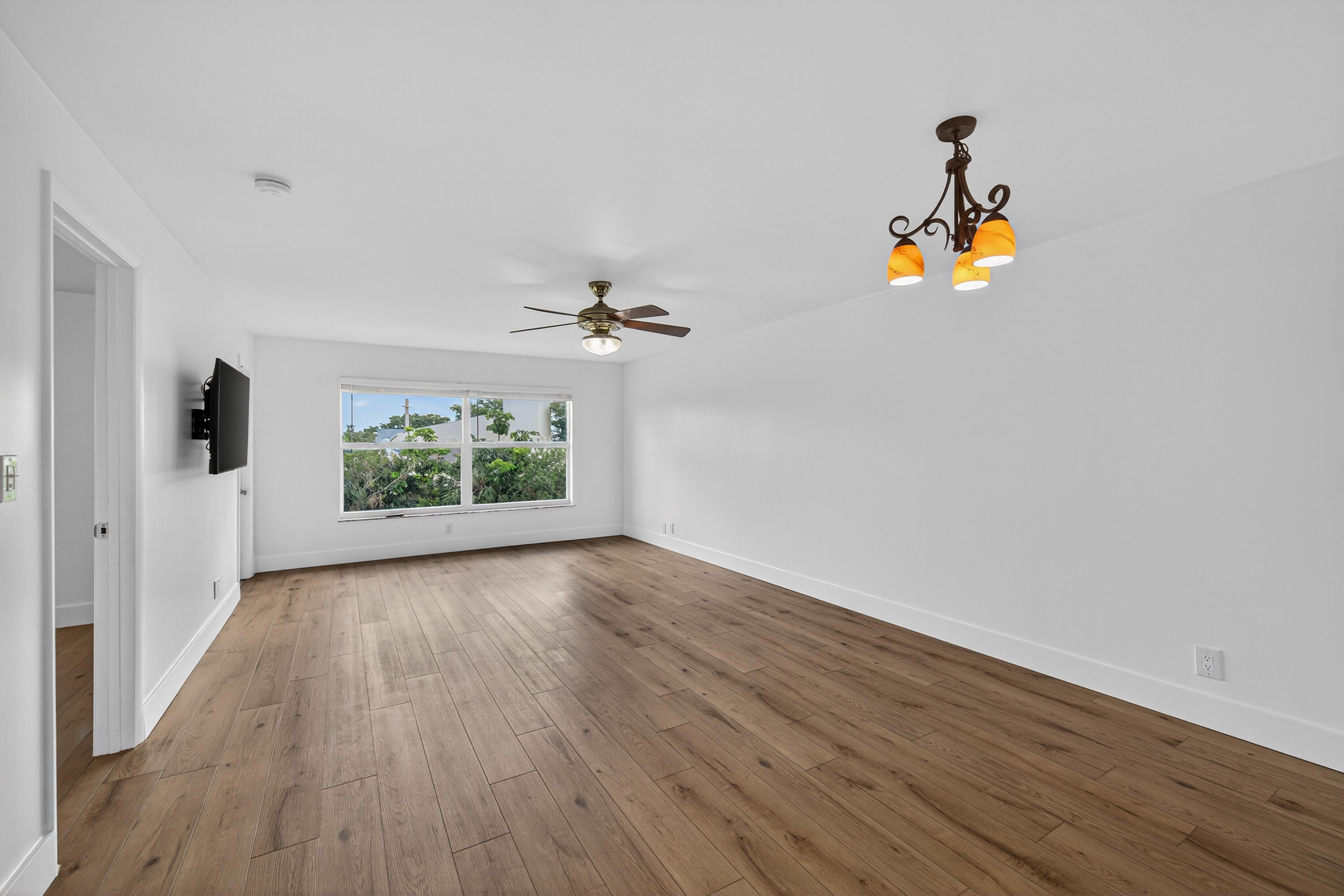 ROYAL PARK GARDENS I-J CONDO - Residential