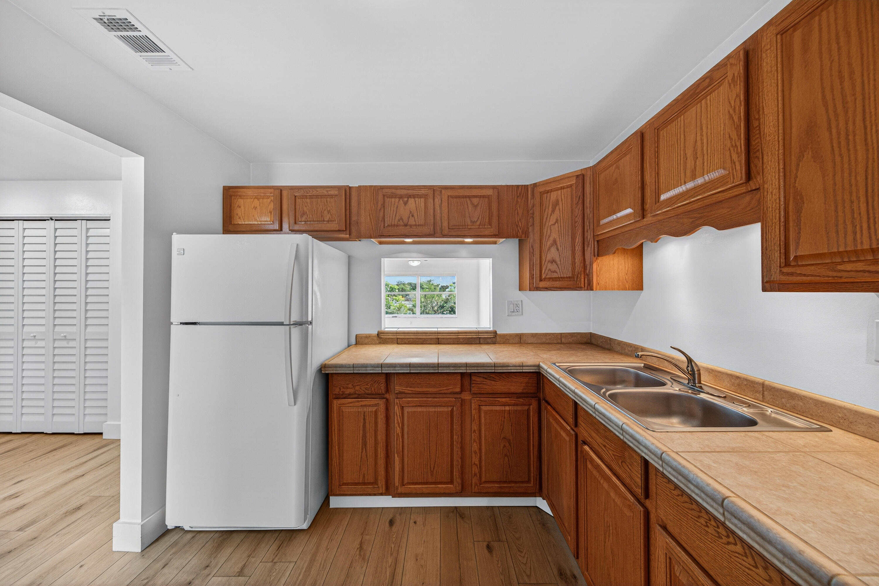 ROYAL PARK GARDENS I-J CONDO - Residential