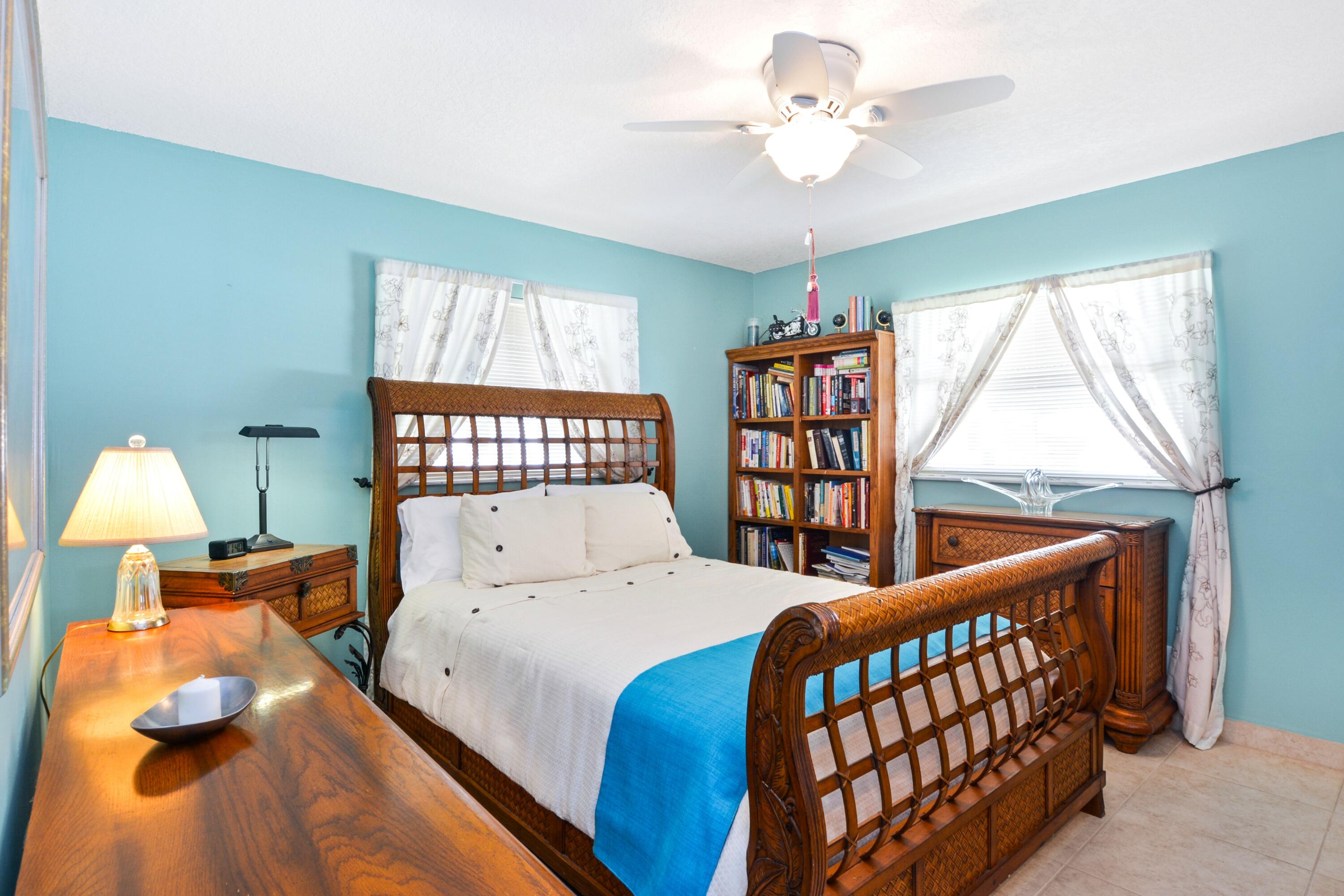 PALM BEACH LEISUREVILLE SEC 10 - Residential