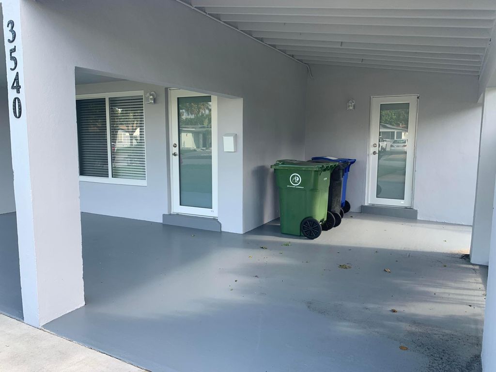 Photo of 3540 SW 14th Street, Fort Lauderdale, FL 33312 (MLS # B26017321)