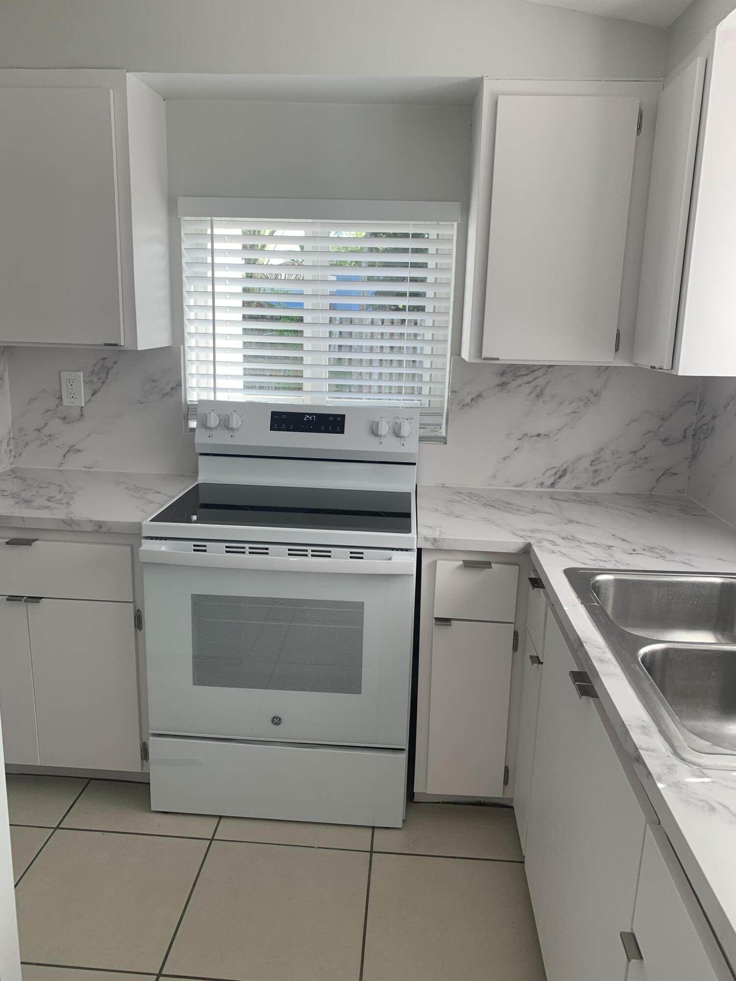 PEARL ESTATES - Residential Lease