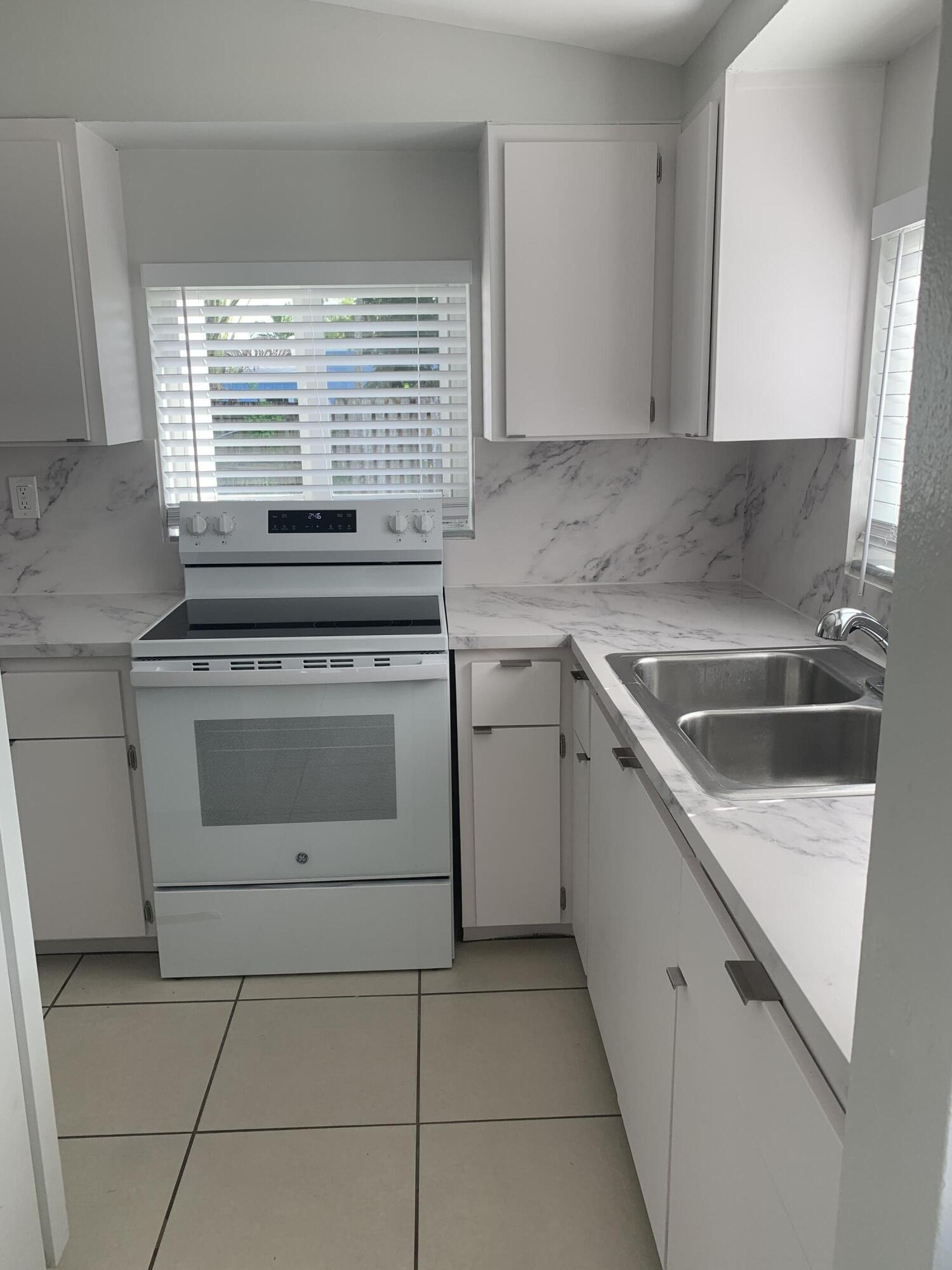 PEARL ESTATES - Residential Lease