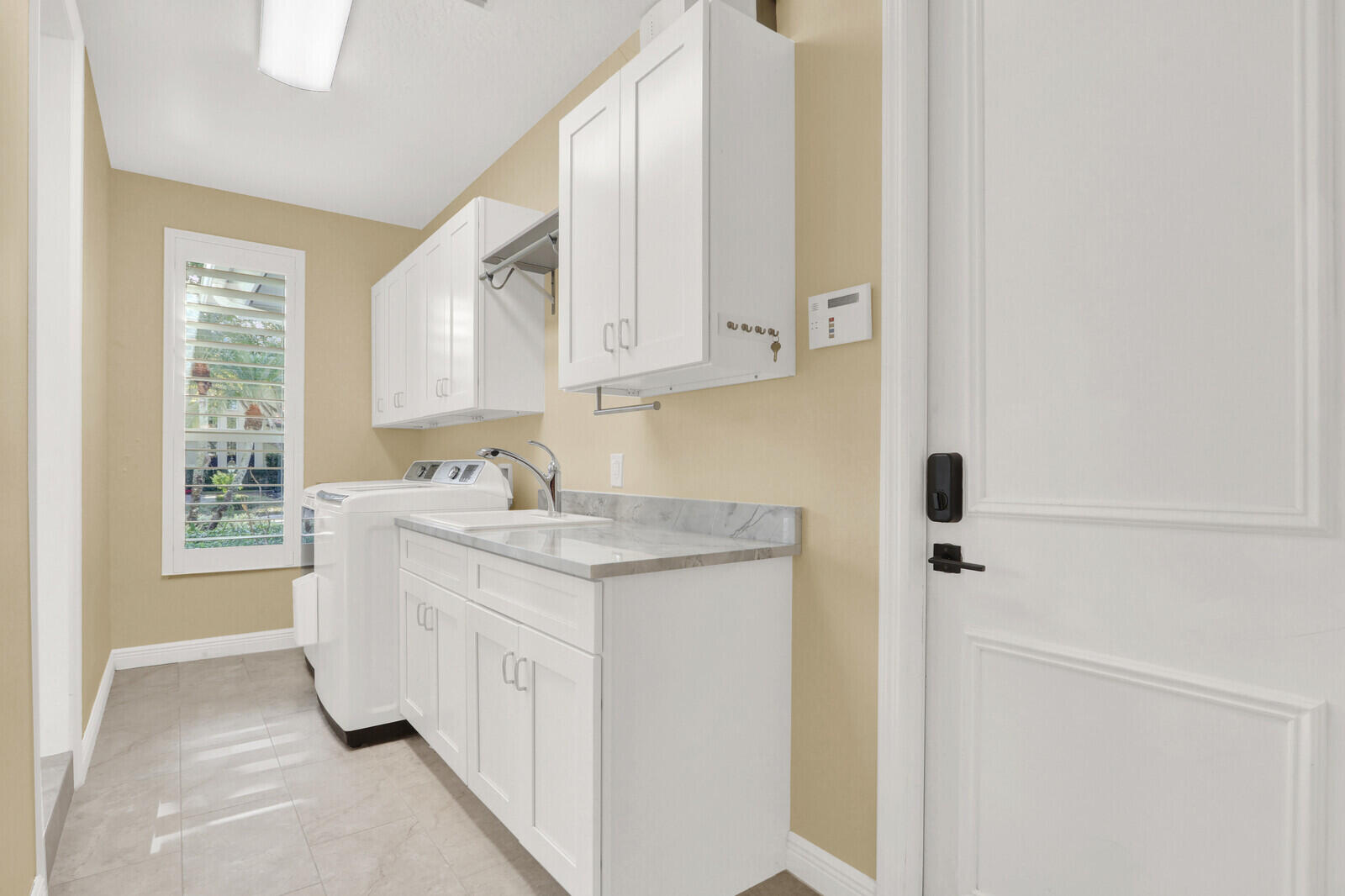 ISLAND - Residential