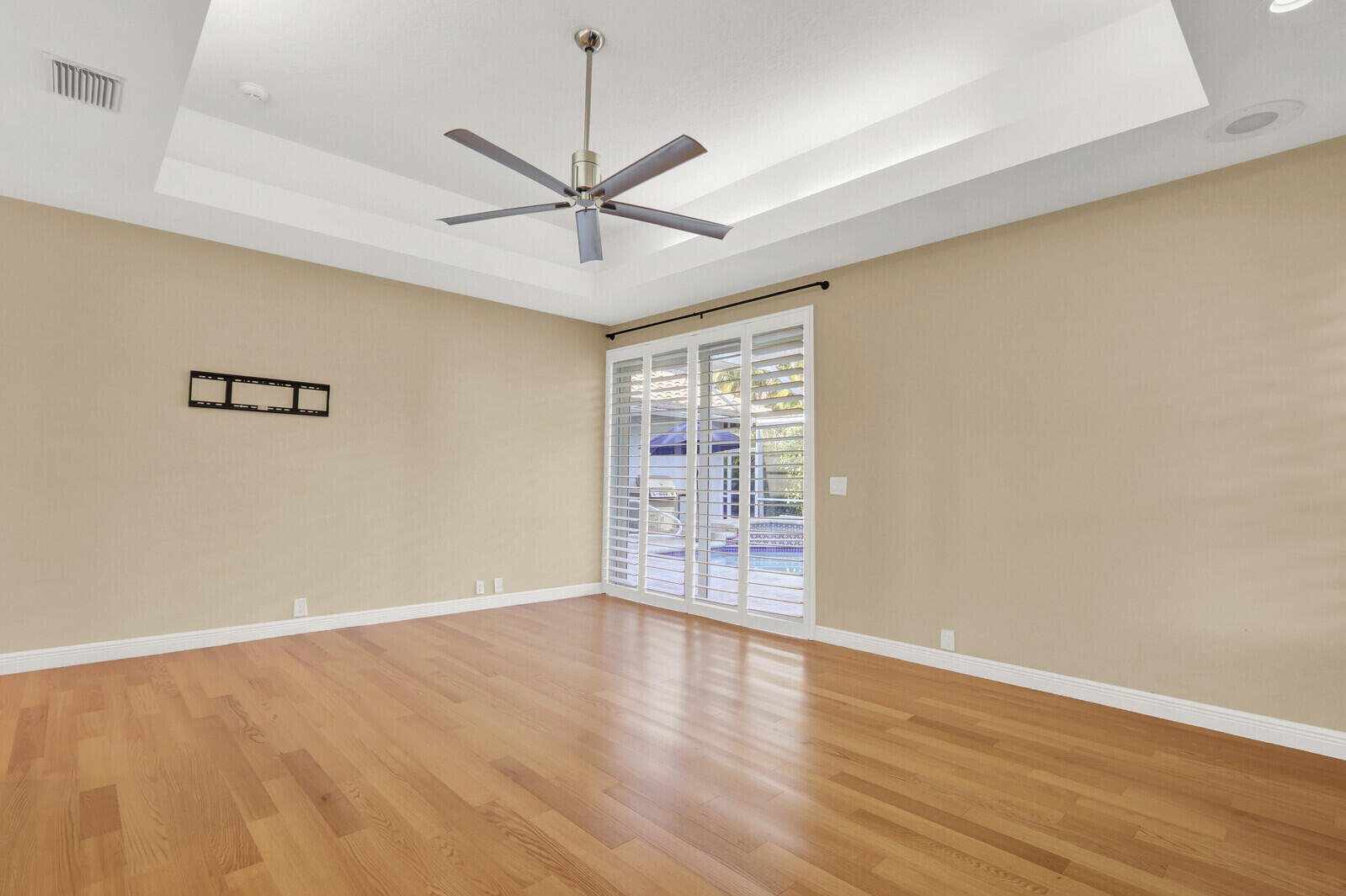 ISLAND - Residential