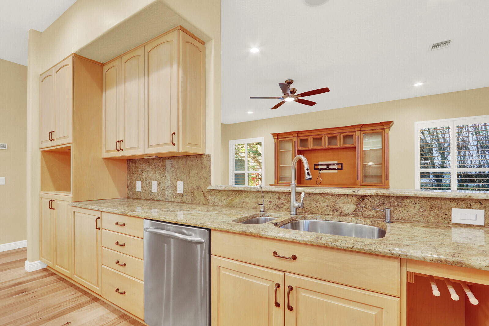 ISLAND - Residential