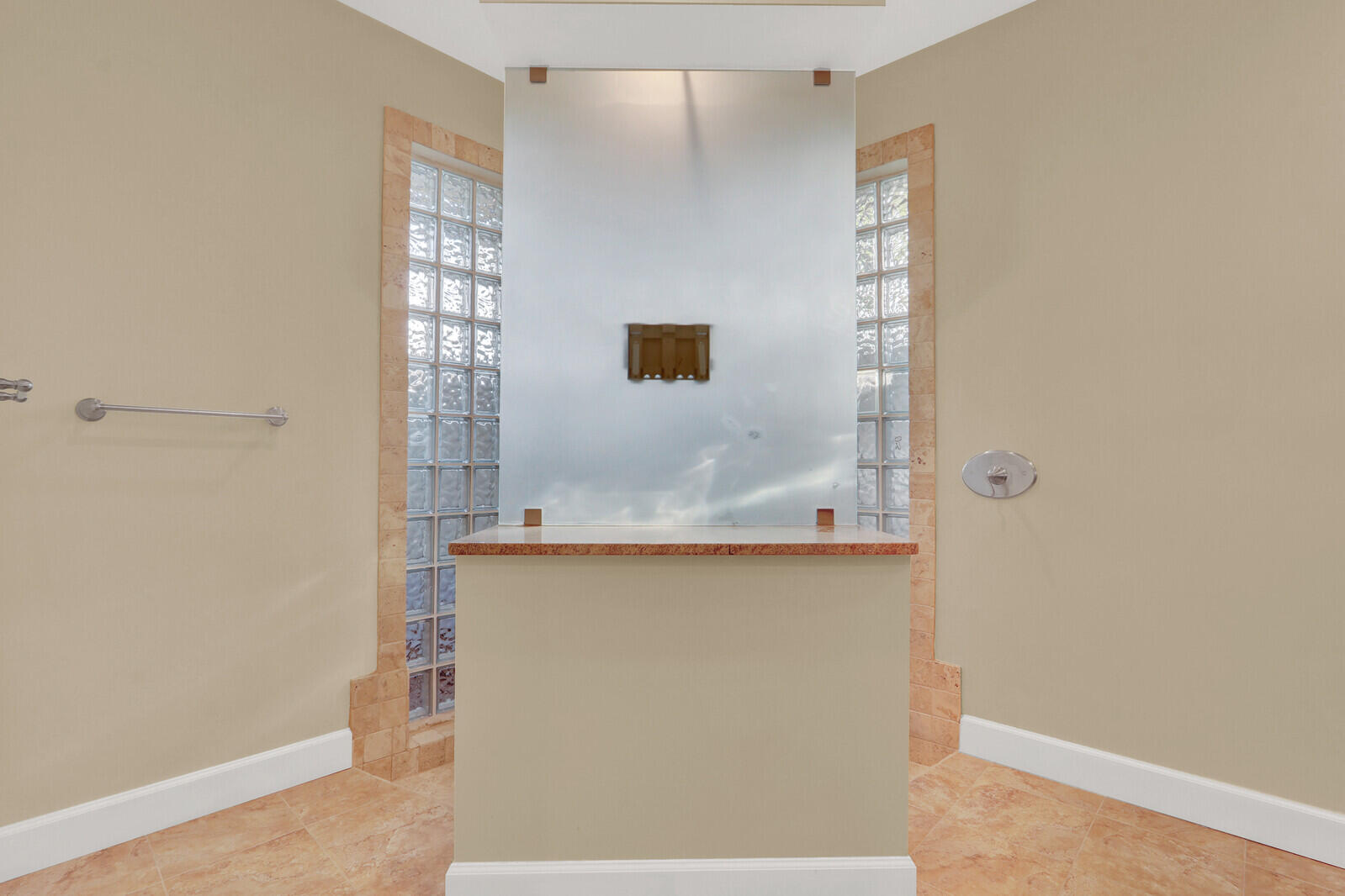 ISLAND - Residential