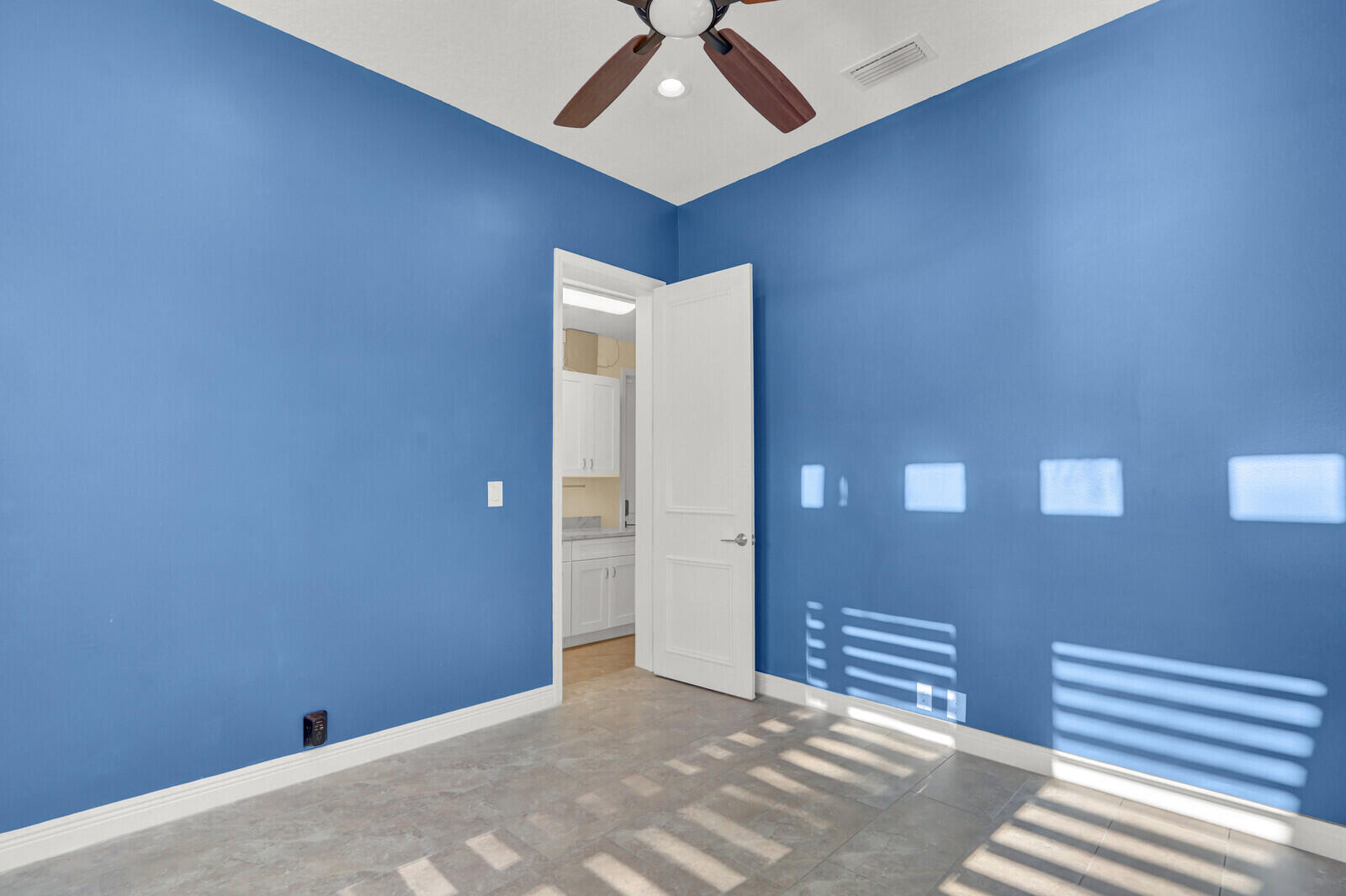 ISLAND - Residential