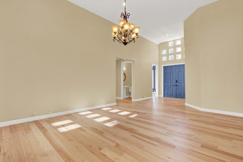 Photo of 10 Martinique Cove, Palm Beach Gardens, FL 33418 (MLS # R11165598)