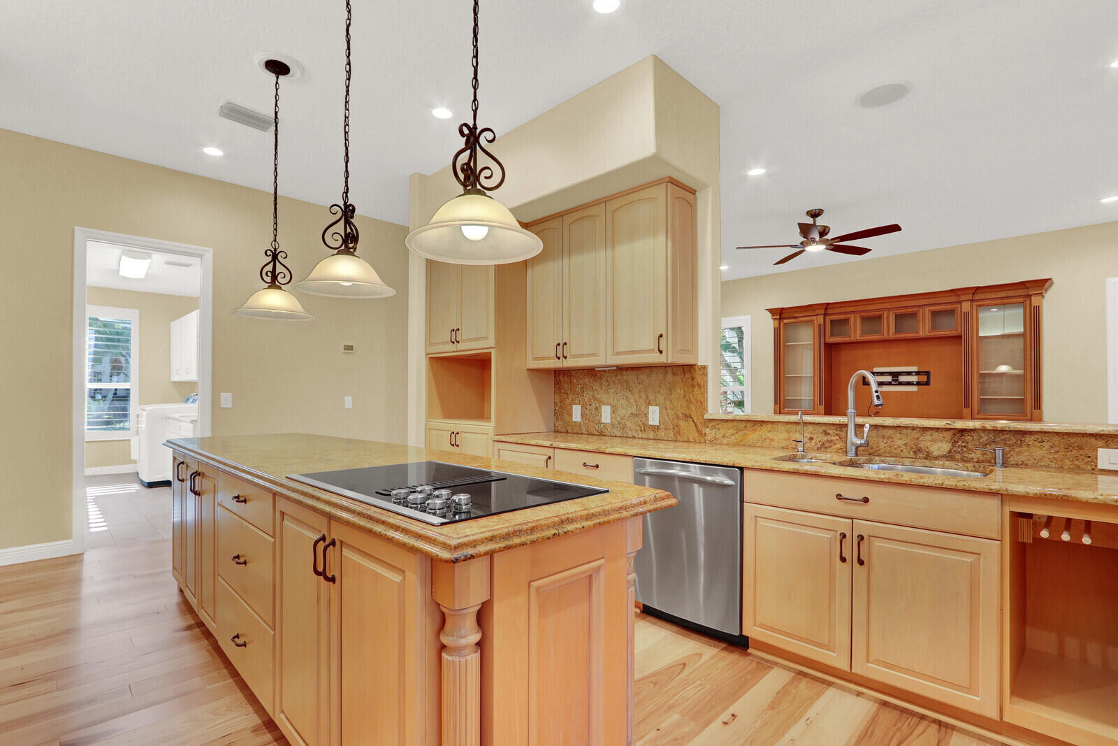 ISLAND - Residential