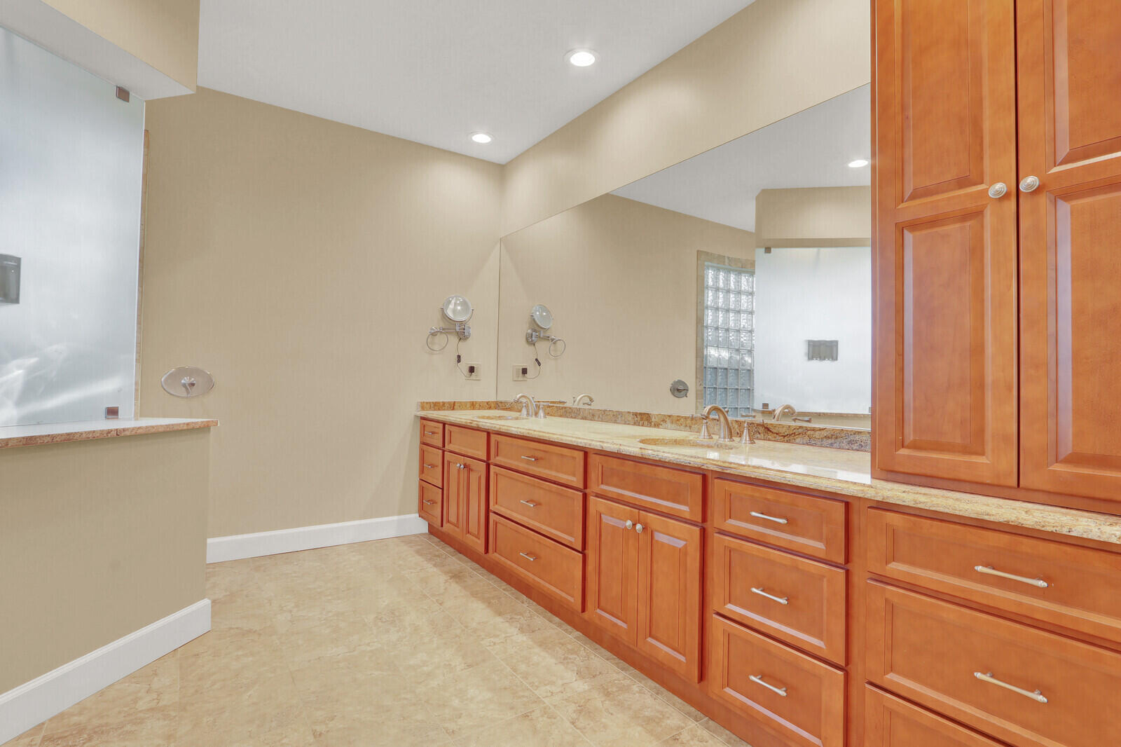 ISLAND - Residential