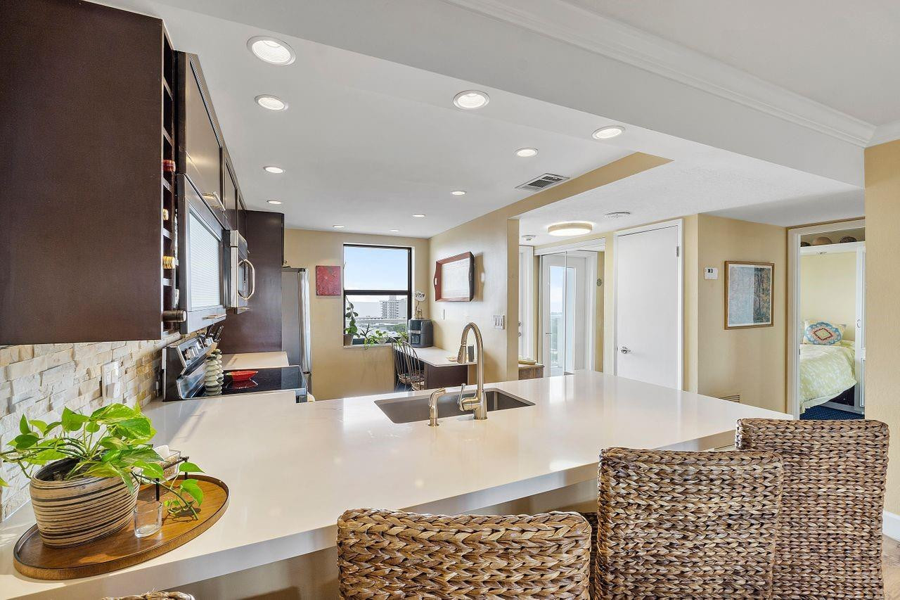 1401 N Riverside Drive 1102