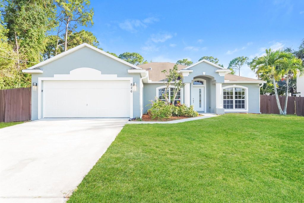 Photo of 826 SE Sweetbay Avenue, Port St Lucie, FL 34983 (MLS # R11006815)
