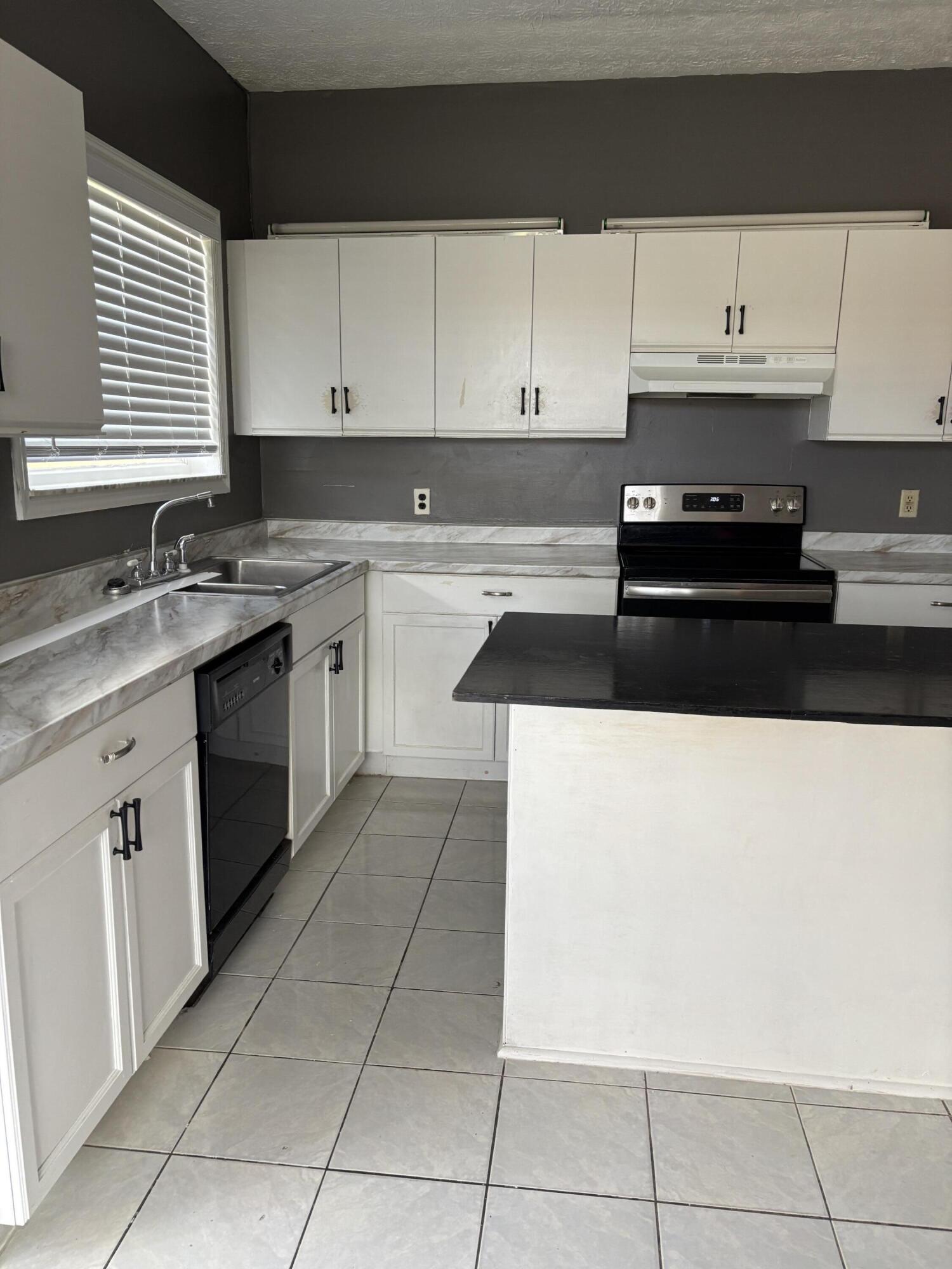 Estates of Longwood - Residential Lease