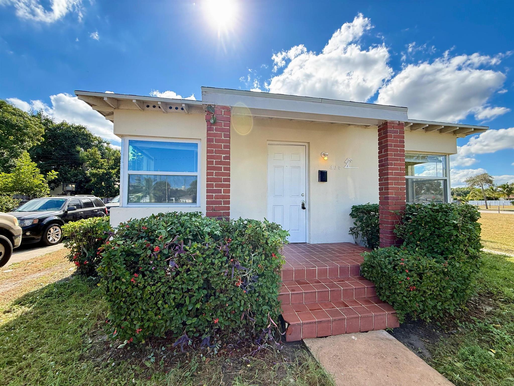 NORTH PALM BCH 3 - Residential Lease