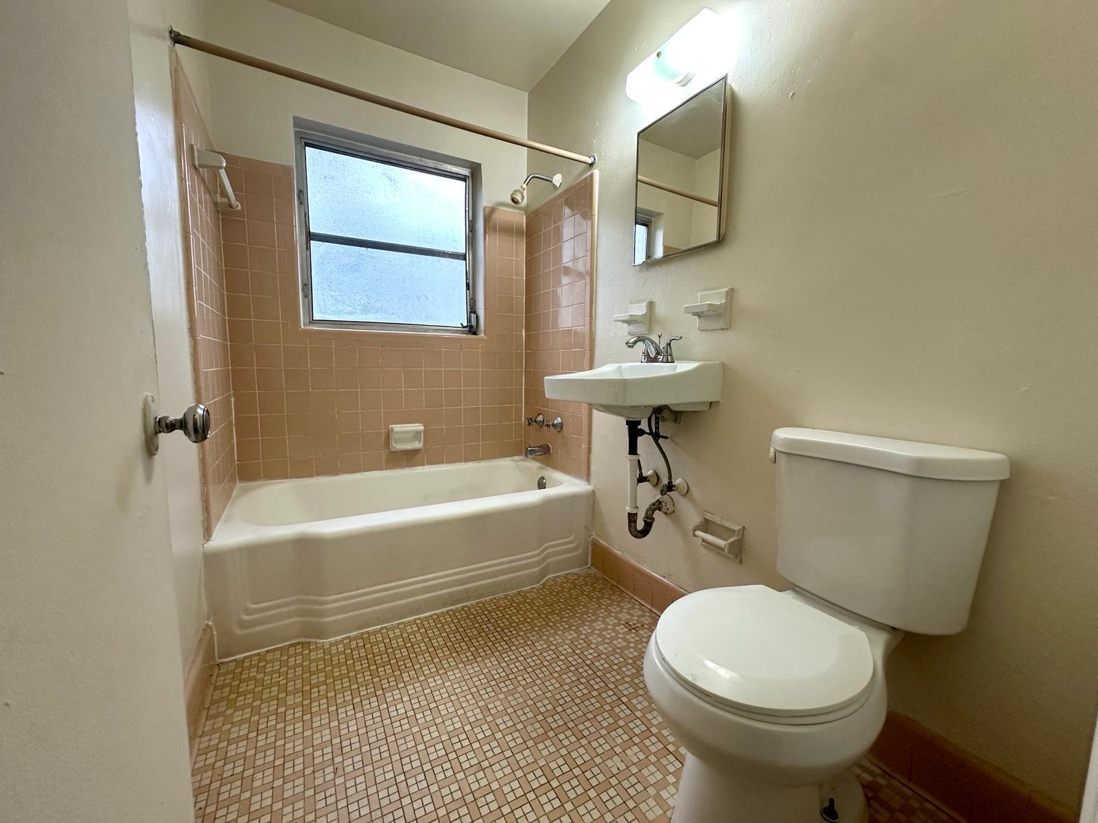 NORTH PALM BCH 3 - Residential Lease