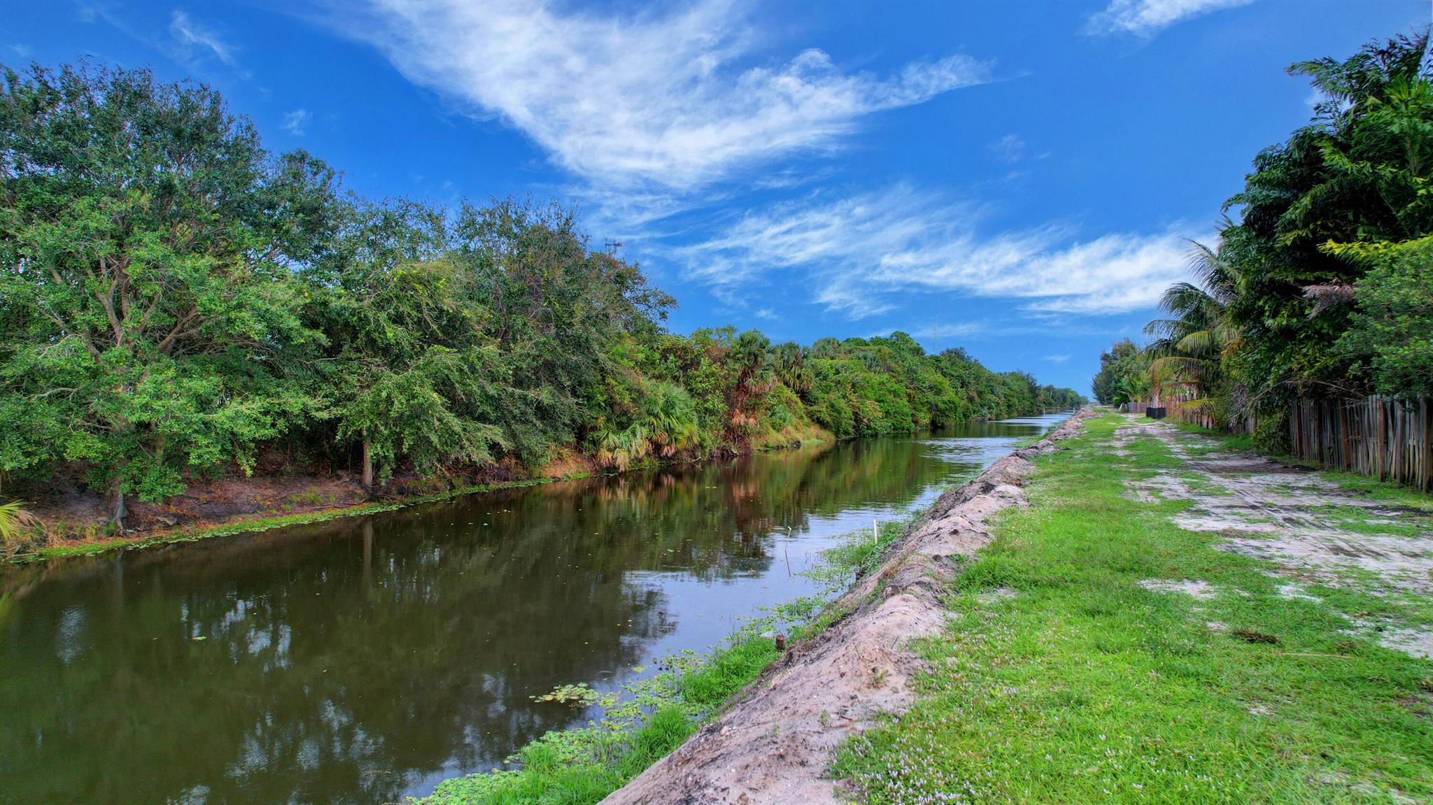 PALM BEACH NATL GOLF AND COUNTRY CLUB ESTATES 1 - Residential