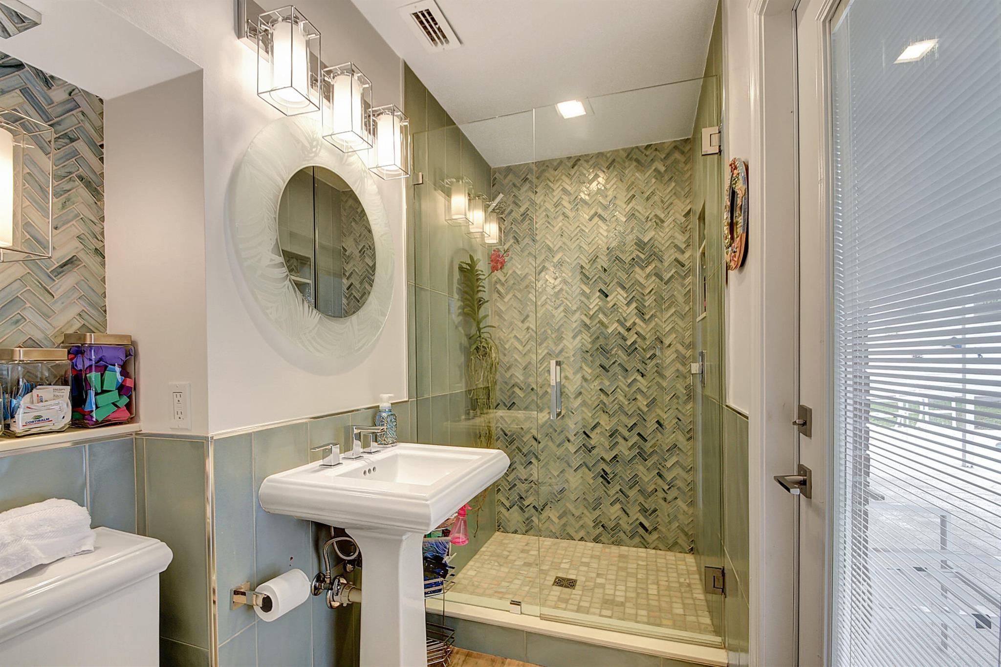 PALM BEACH NATL GOLF AND COUNTRY CLUB ESTATES 1 - Residential