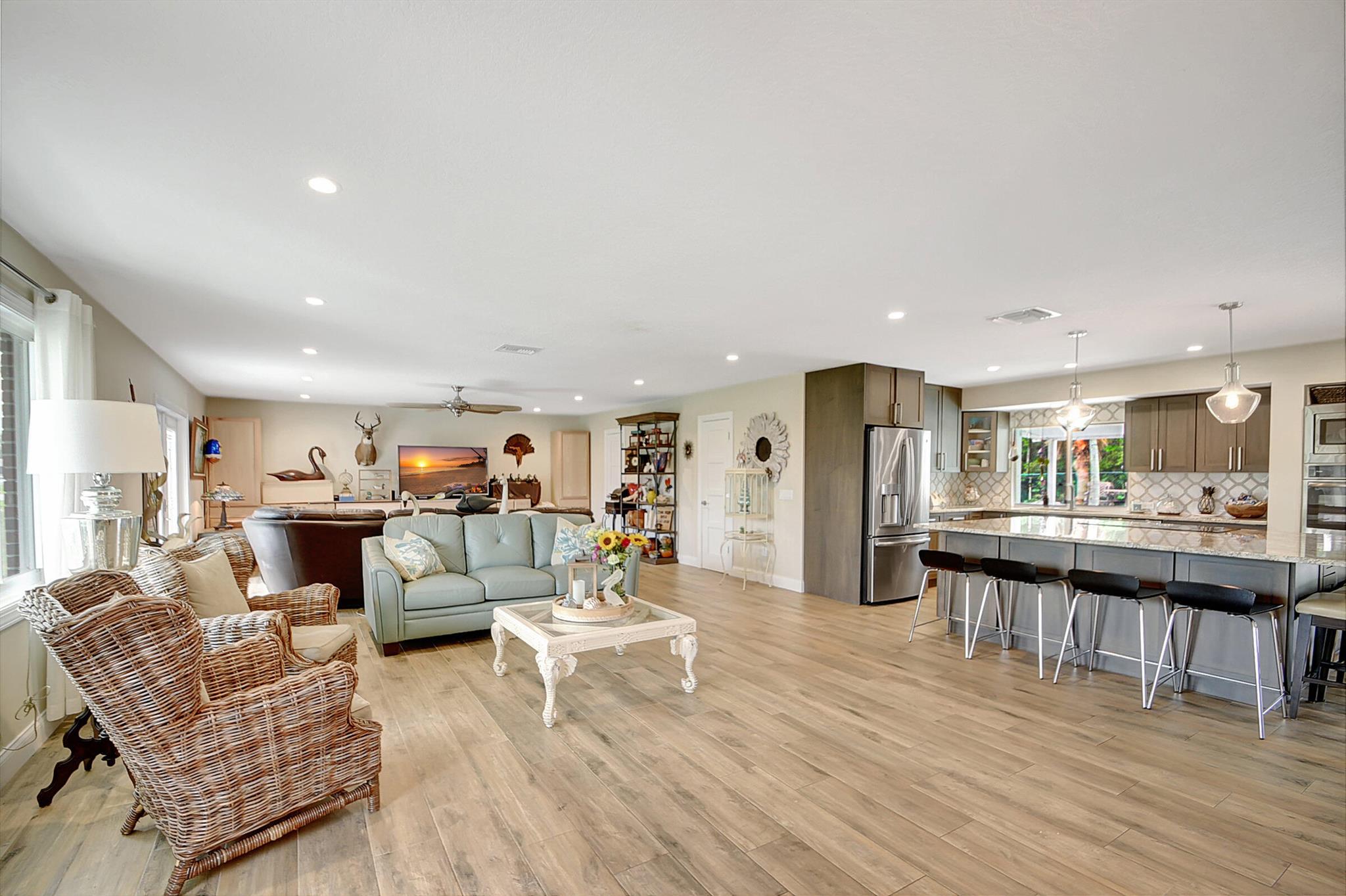 PALM BEACH NATL GOLF AND COUNTRY CLUB ESTATES 1 - Residential