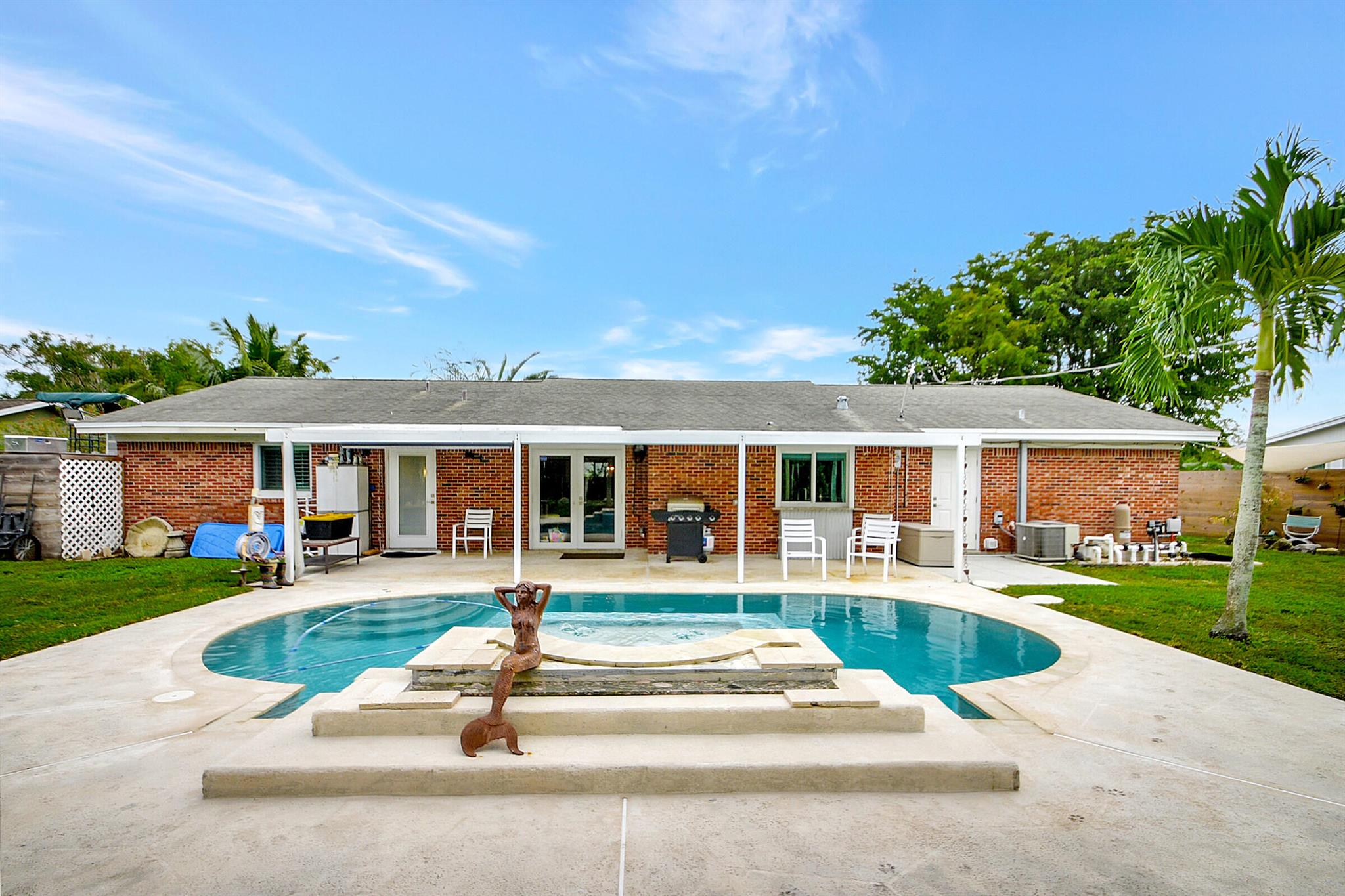 PALM BEACH NATL GOLF AND COUNTRY CLUB ESTATES 1 - Residential