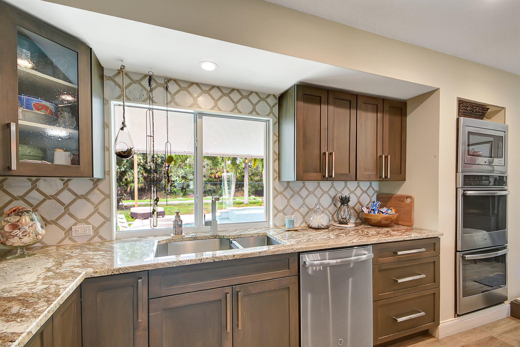 PALM BEACH NATL GOLF AND COUNTRY CLUB ESTATES 1 - Residential