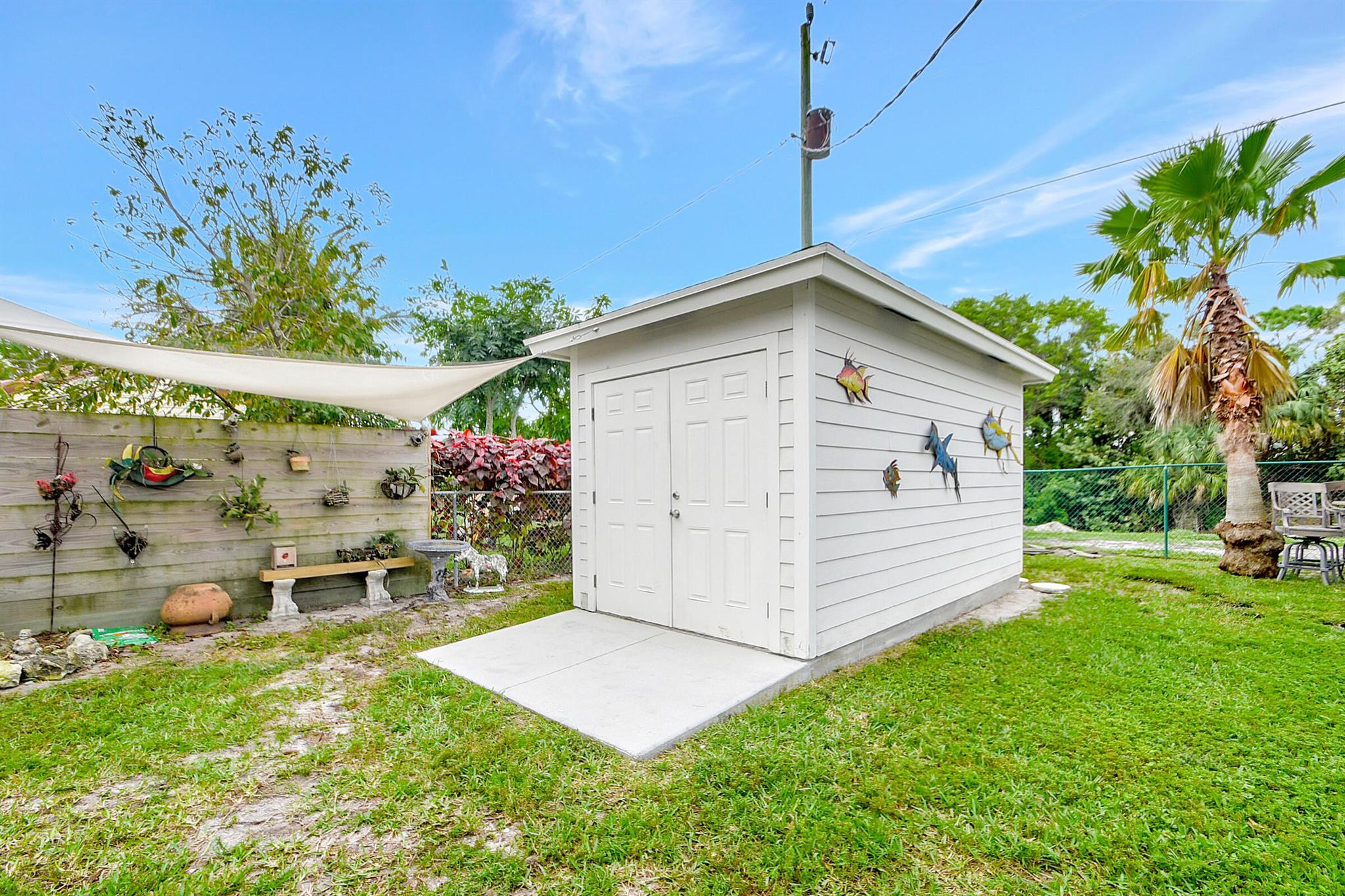 PALM BEACH NATL GOLF AND COUNTRY CLUB ESTATES 1 - Residential