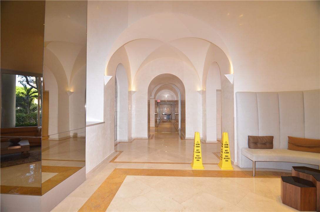 TURNBERRY  TOWERS - Residential Lease