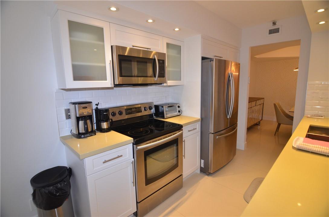 TURNBERRY  TOWERS - Residential Lease