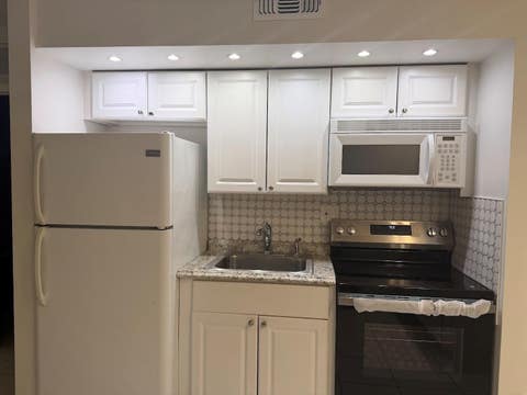 Tiny photo for 2700 Riverside Drive #302-B, Coral Springs, FL 33065 (MLS # F10548300)
