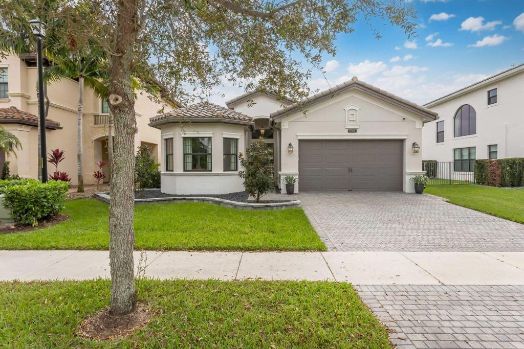 Photo of 9319 Eden Roc Court, Delray Beach, FL 33446 (MLS # R11154953)