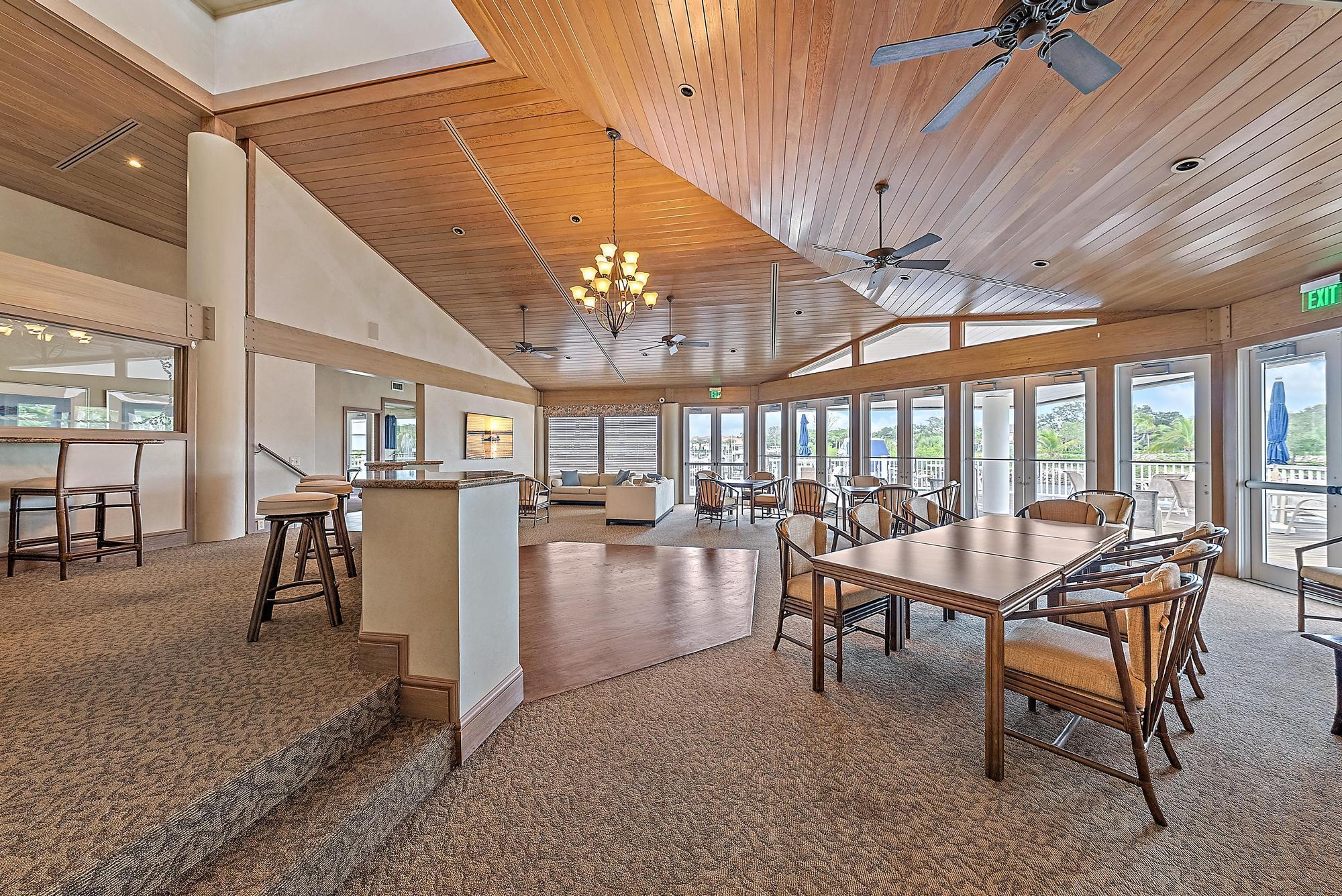 OAK HARBOUR CONDOS - Residential