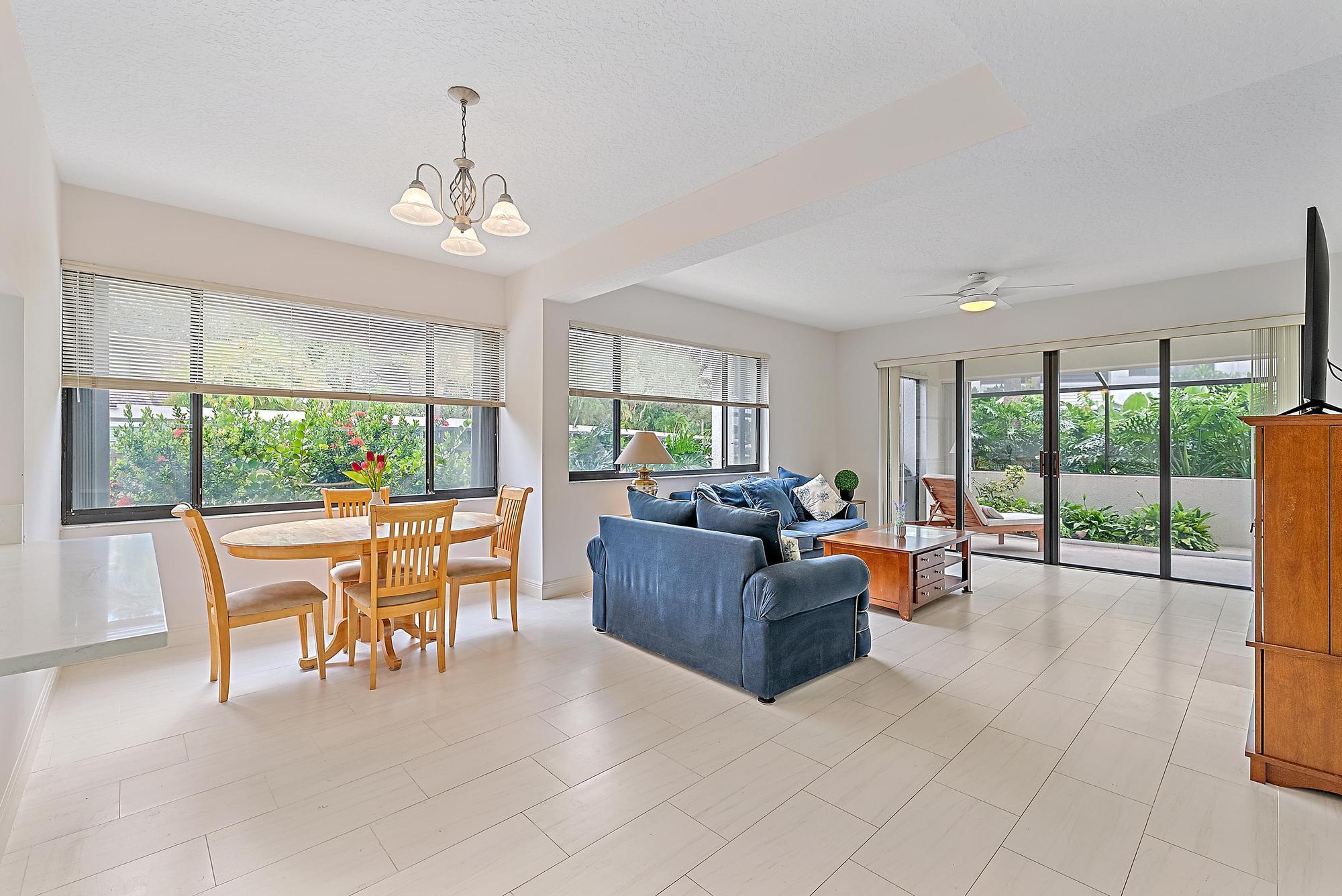 OAK HARBOUR CONDOS - Residential