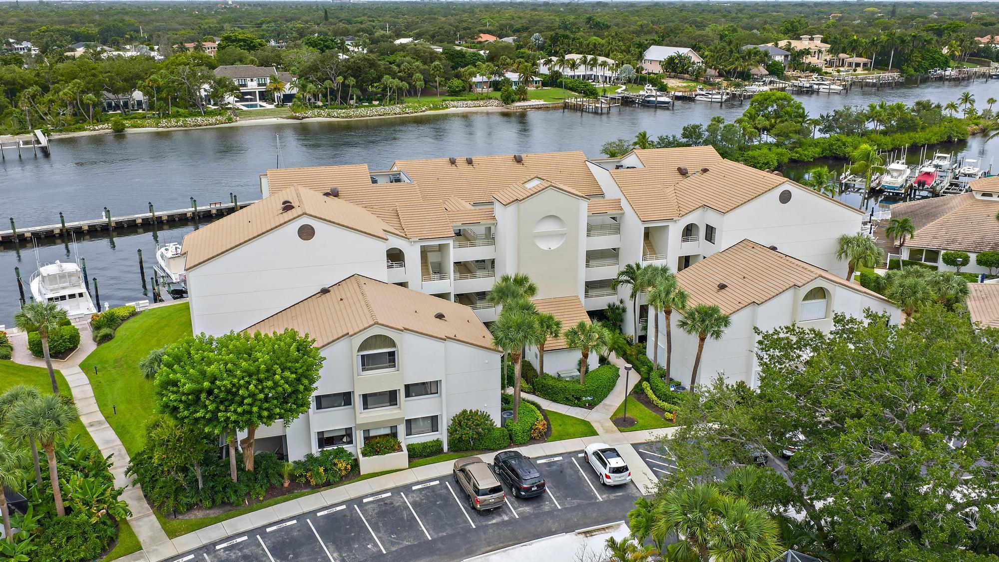 OAK HARBOUR CONDOS - Residential