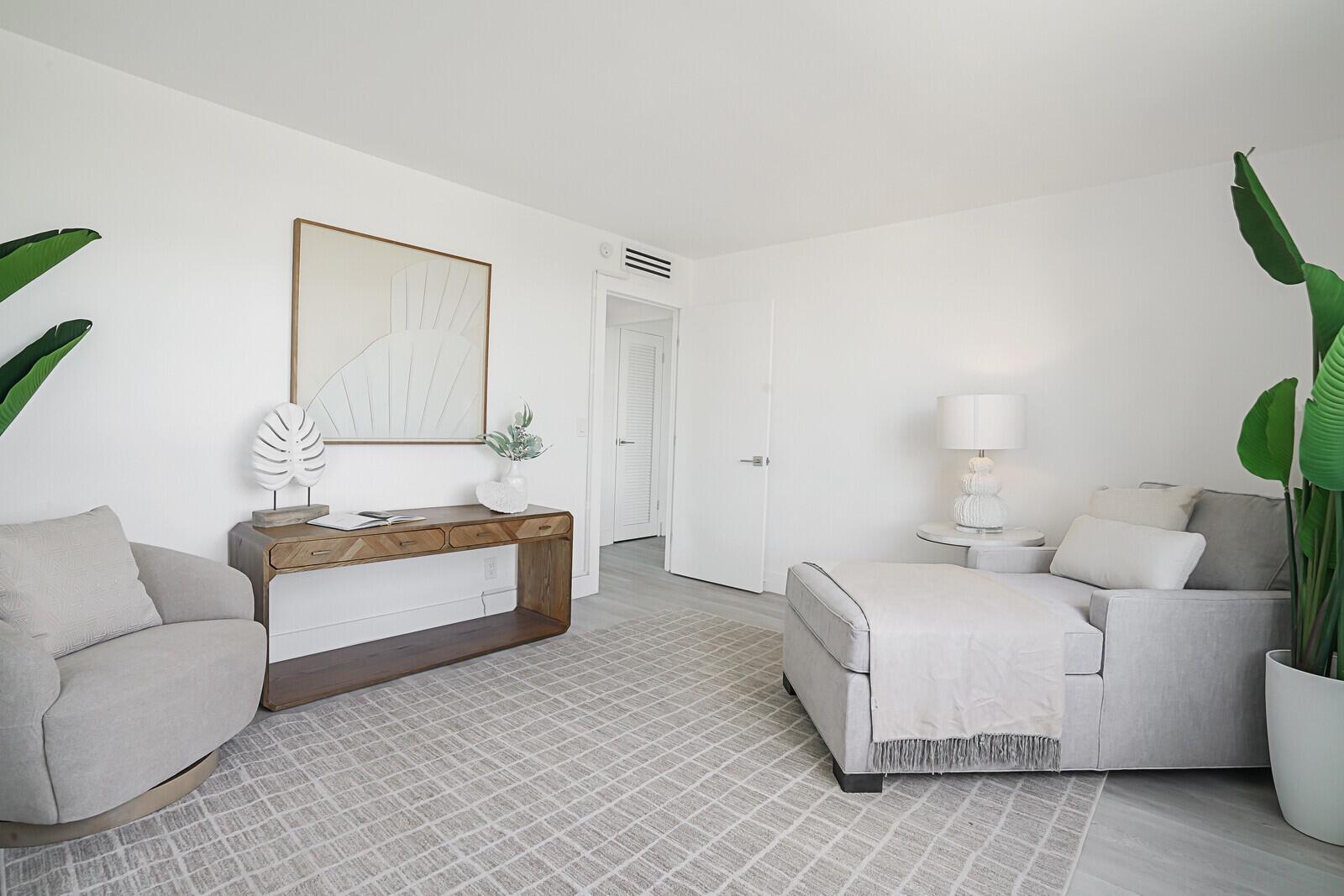 ISLAND HOUSE CONDO - Residential