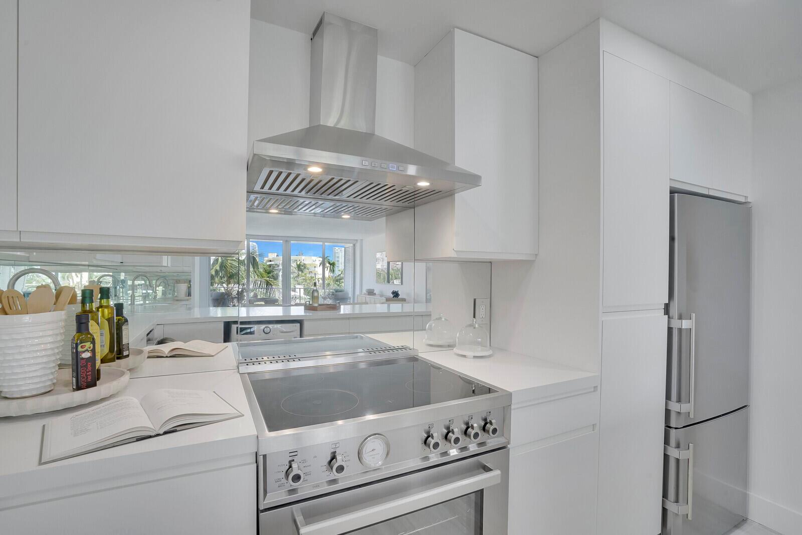 ISLAND HOUSE CONDO - Residential