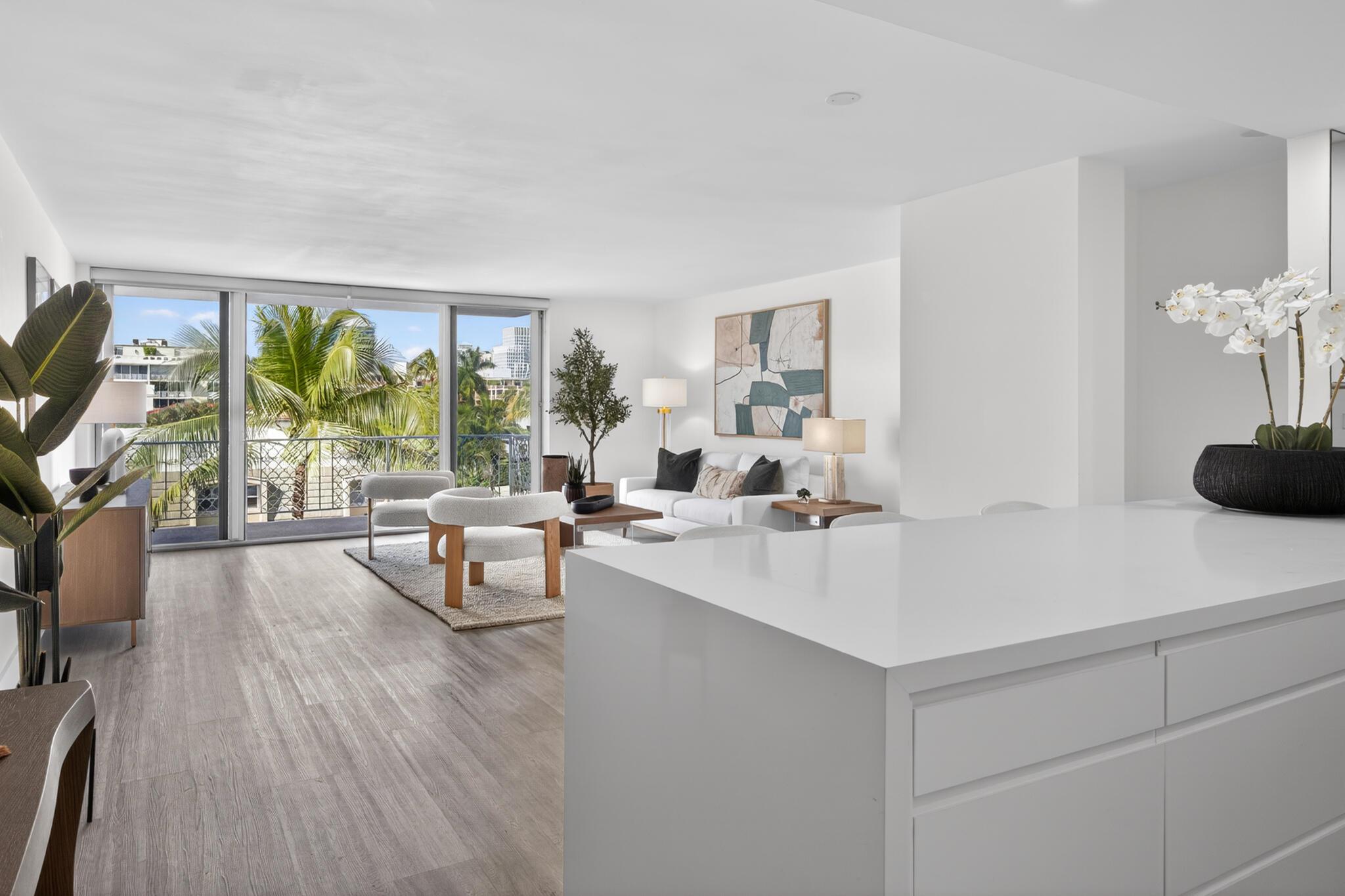 ISLAND HOUSE CONDO - Residential