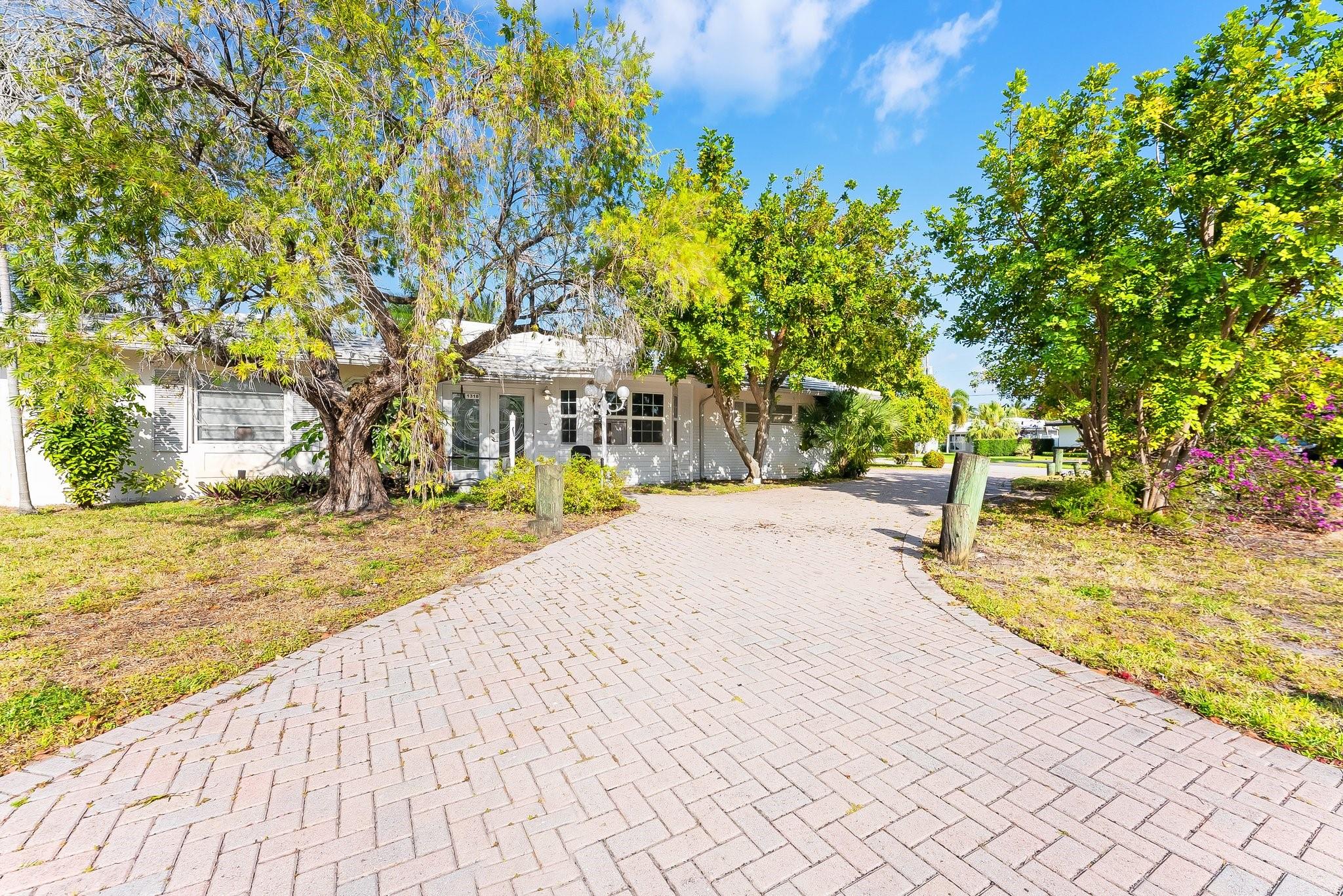 1318 SE 12th Ter