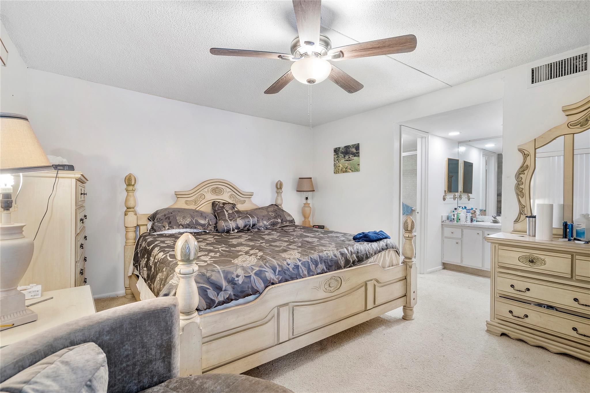 SUNRISE LAKES - Residential