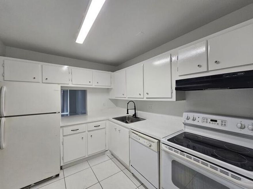 Beautiful 2BD/2BA condo for rent in Versailles Gardens, Tamarac. Bright unit with tile floors, carpet in bedrooms, screened balcony. Pool, tennis, clubhouse near University Dr!