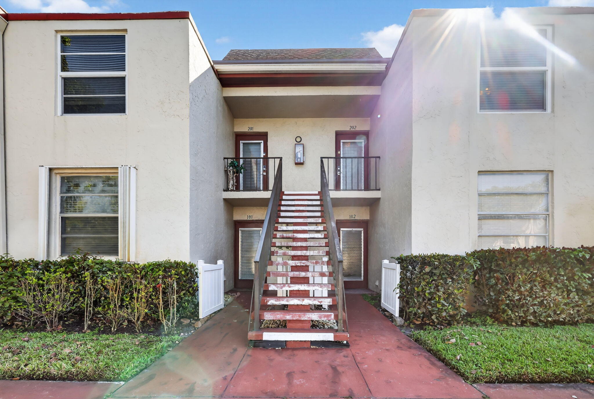 VILLAGES OF ORIOLE ABBEY CONDO - Residential