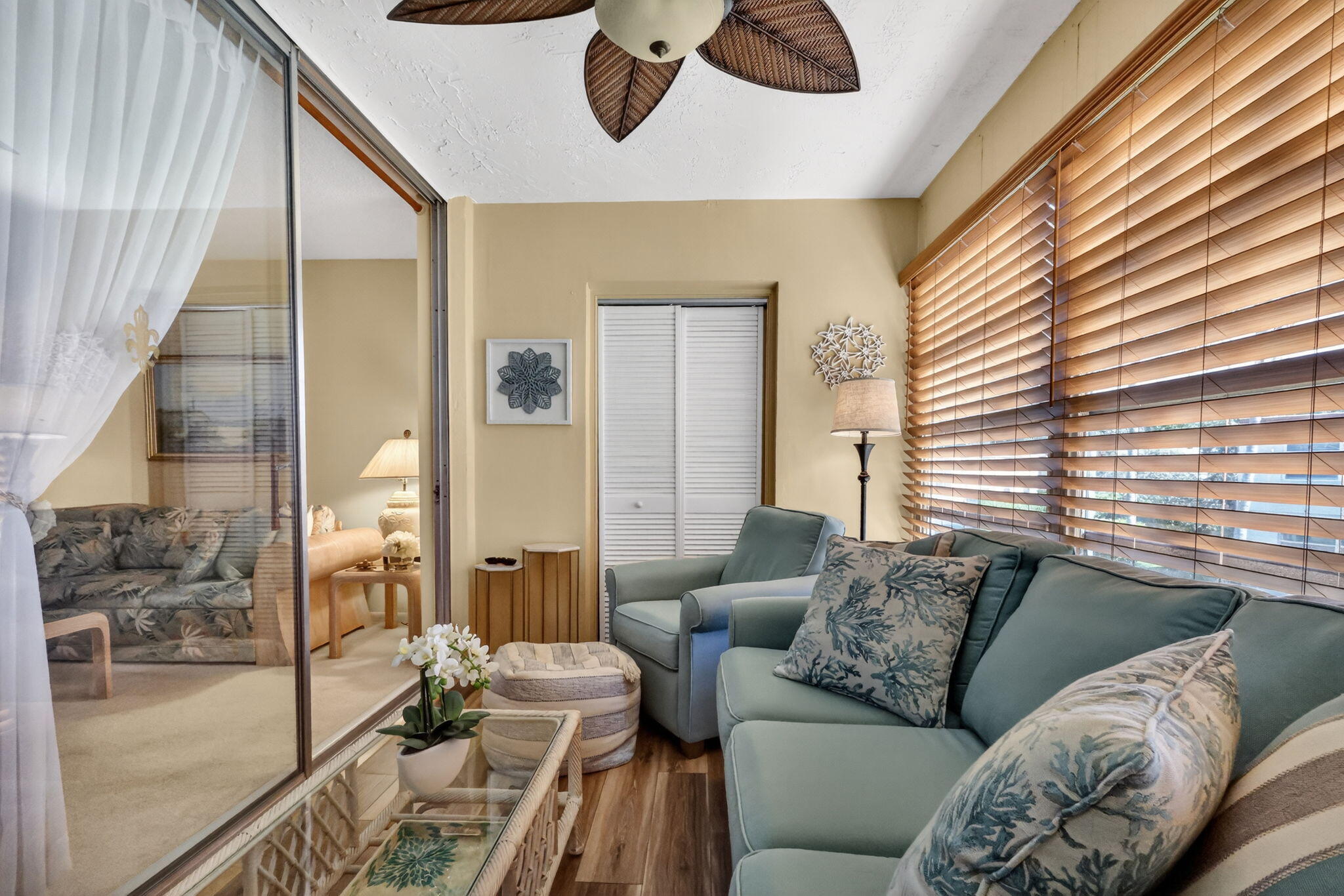 VILLAGES OF ORIOLE ABBEY CONDO - Residential