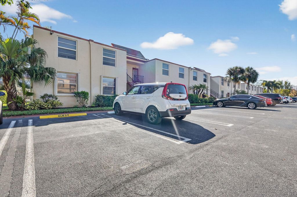 Photo of 9 Willowbrook Lane #202, Delray Beach, FL 33446 (MLS # B26006590)