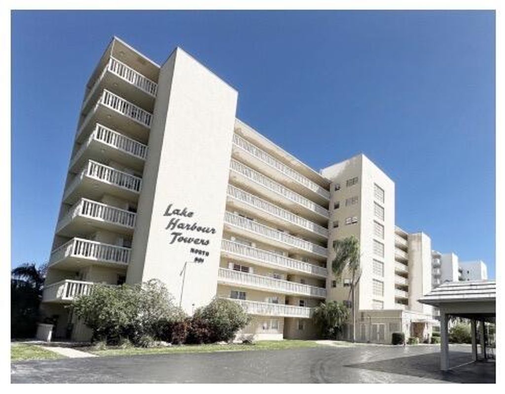 Photo of 501 Lake Shore Drive #Fifth Floor Unit, West Palm Beach, FL 33403 (MLS # B26002290)