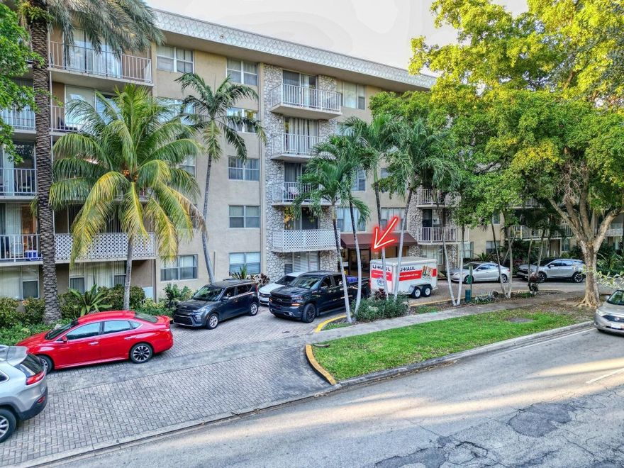 Welcome to Bayview Palms. This  Bed 1 and 1/2 Bath condo in North Miami Beach offers 673 sqft of living space with fantastic amenities, including a pool, laundry facilities, on-site management, and night security patrols. Located in a prime area, this unit is currently leased. Great tenant and wants to stay and renew current lease if possible. A perfect investment opportunity with great potential for long-term returns. Don't miss out on this incredible chance!