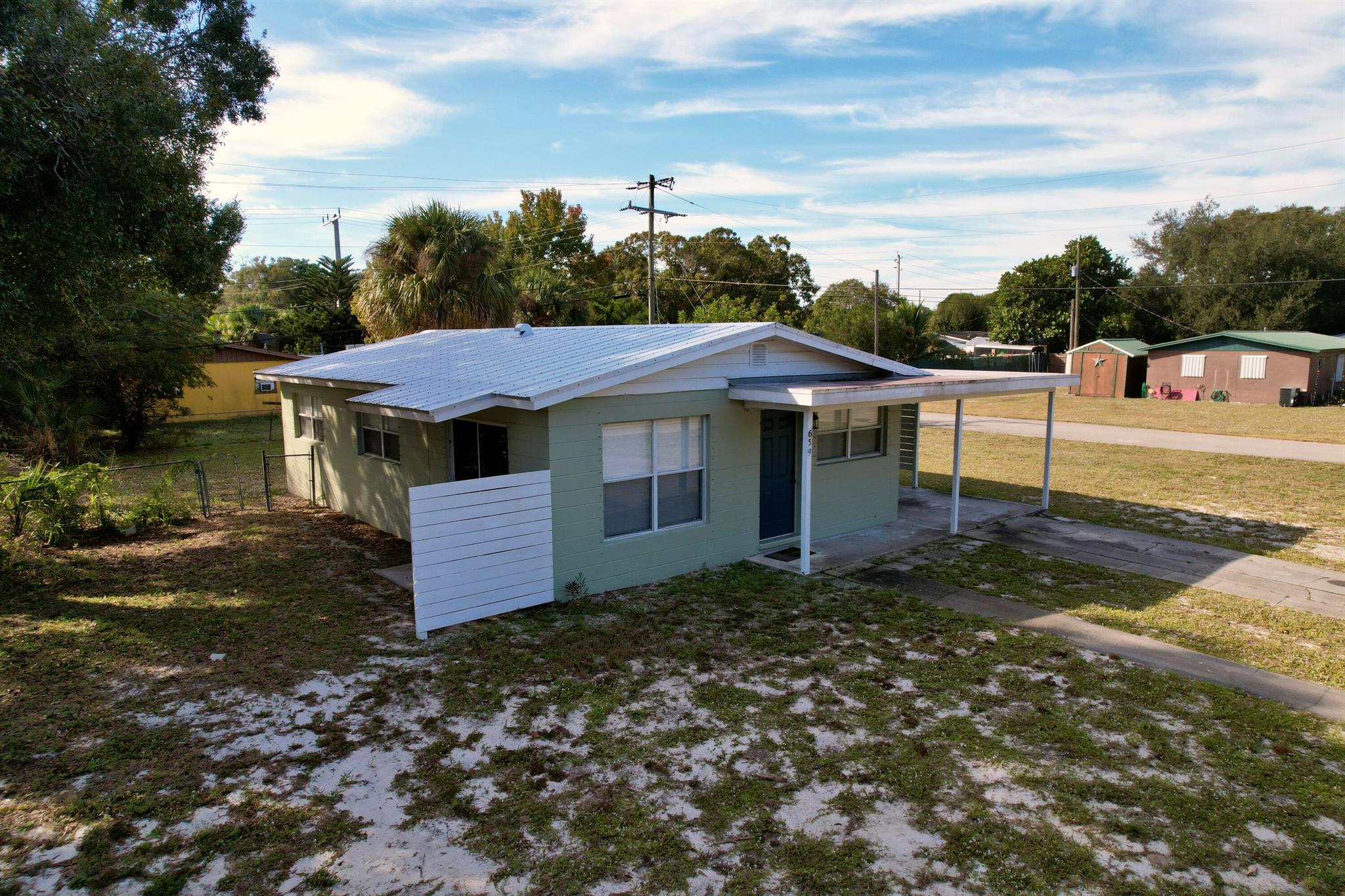 WHISPERING PALMS UNIT 4 - Residential
