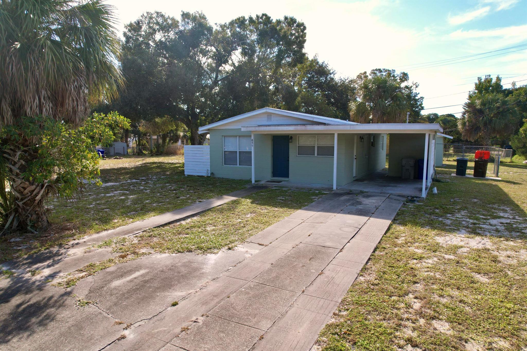 WHISPERING PALMS UNIT 4 - Residential