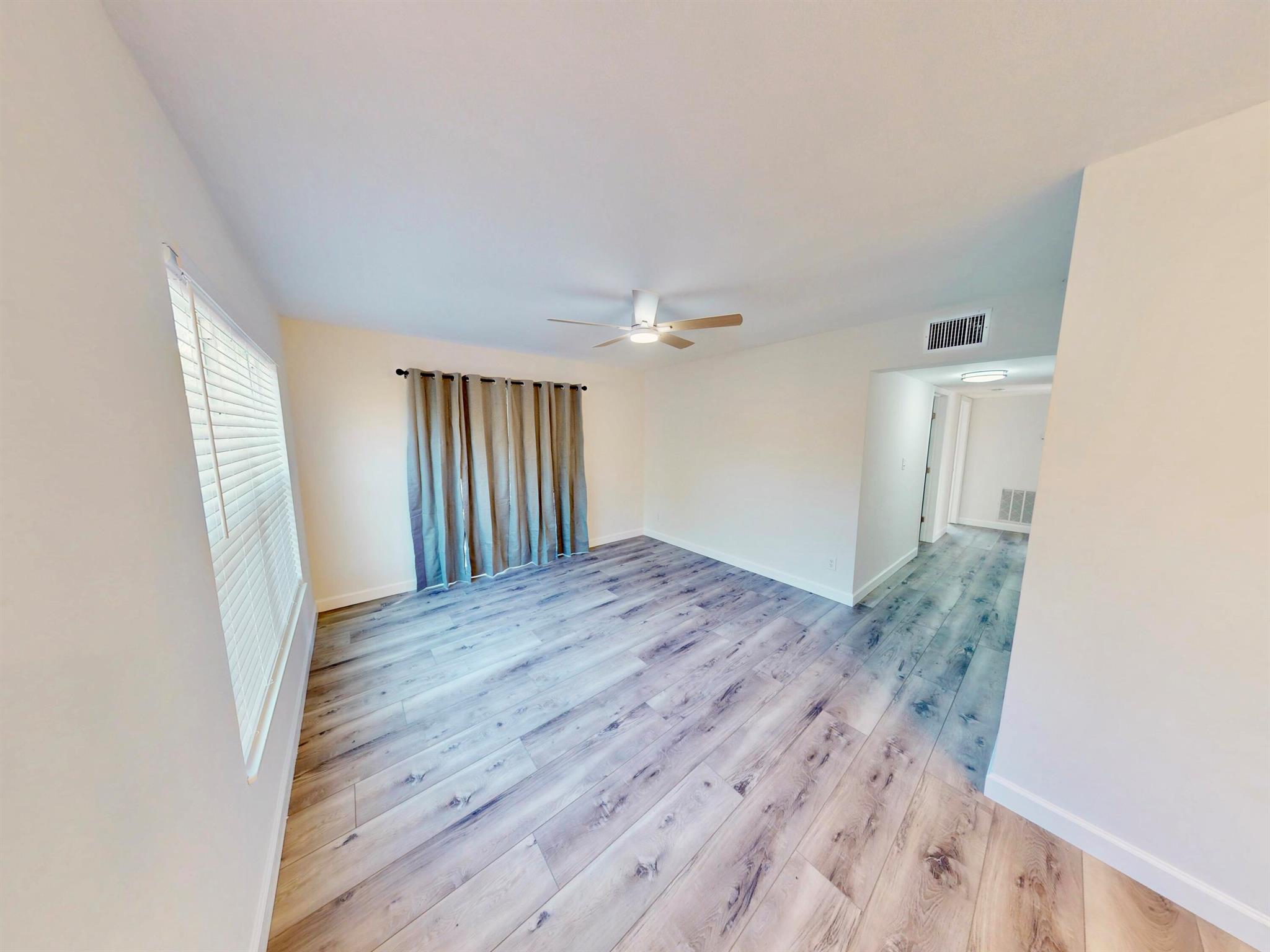 WHISPERING PALMS UNIT 4 - Residential