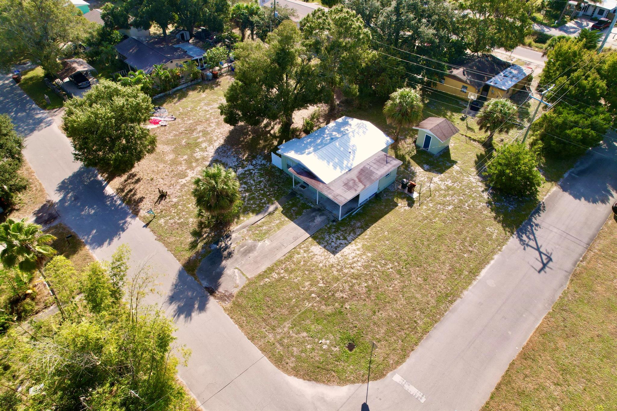 WHISPERING PALMS UNIT 4 - Residential